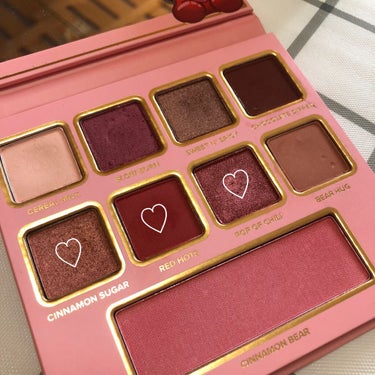 シナモン ベア メイクアップ コレクション/Too Faced/アイシャドウパレットを使ったクチコミ（2枚目）