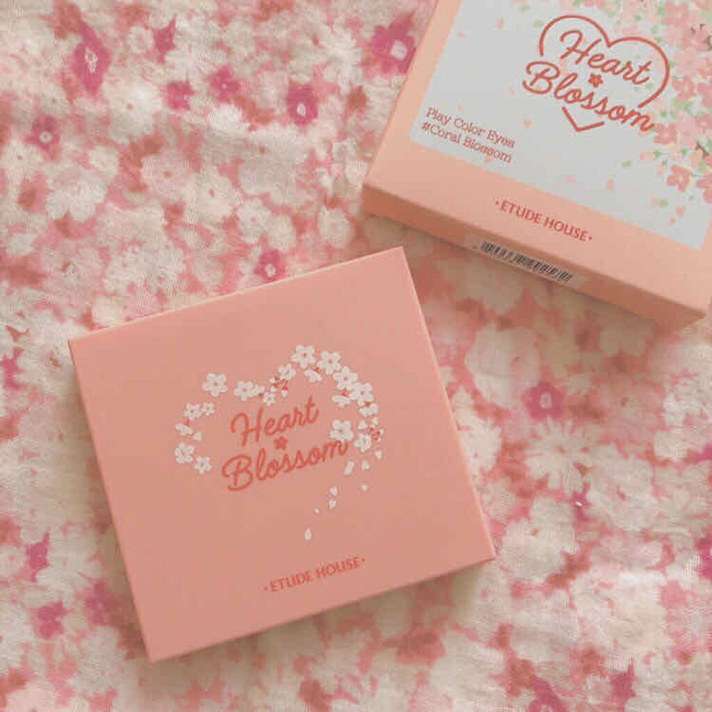 【記録用】

エチュードハウス
ハート プレイカラーアイズ コーラルブロッサム




左上から1､2､3の順に

1､ラメ
2､マットとシマーの間
3､大粒ラメ（グリッター?）
4､マット  
5､シマー
6､シマー

という感じ


2