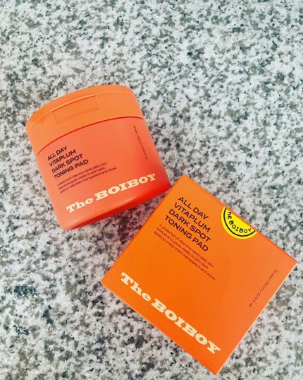 TheBOIBOY オールデイビタプラムスポットトーニングパッドのクチコミ「TheBOIBO オールデイビタプラムスポットトーニングパッド使用しました♡
@theboi.....」(1枚目)