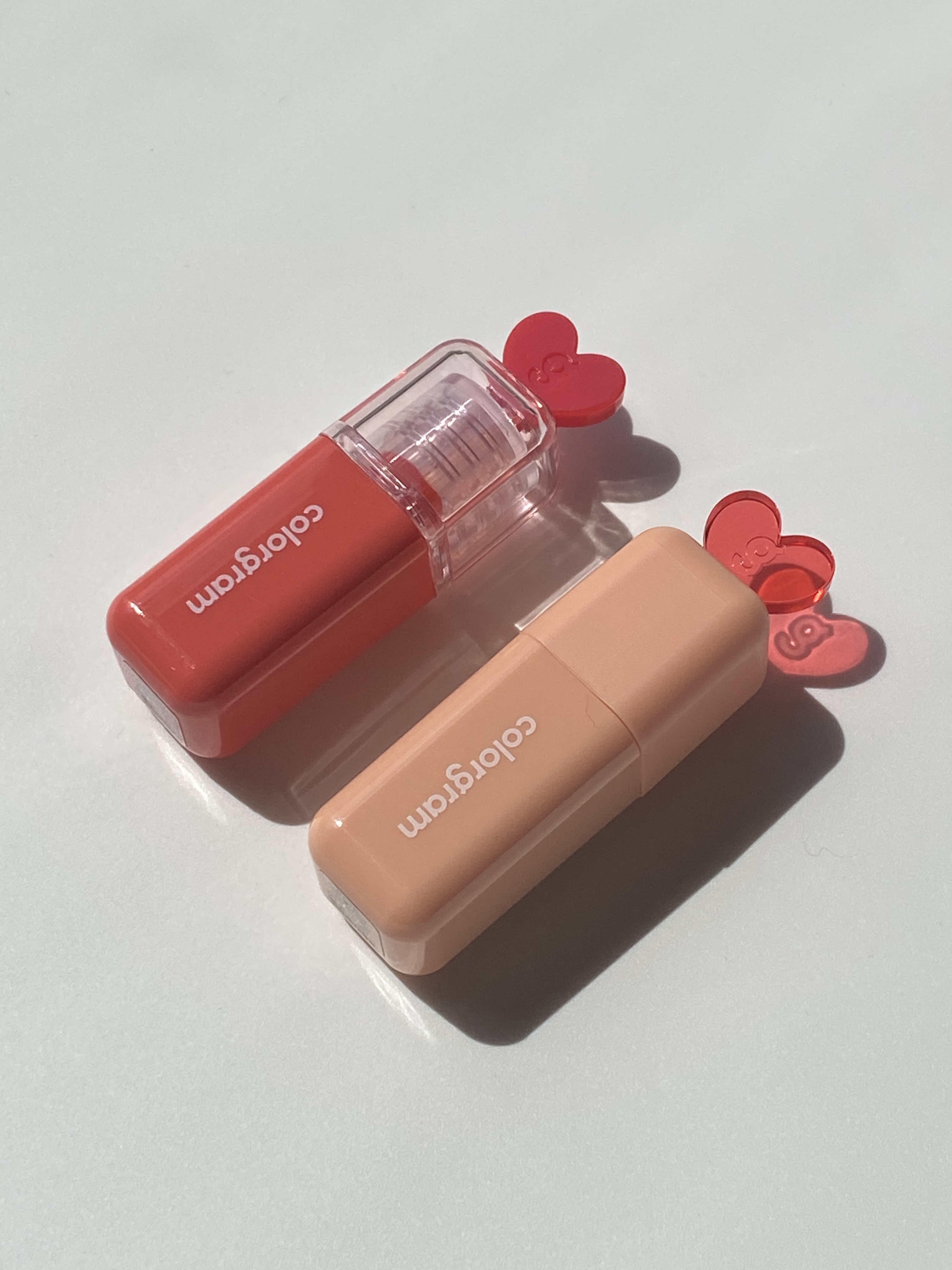 colorgram

サンダーボルトティントラッカー
08 PRETTEY TOK

ジューシーブラーティント
01 COLAL HIP


メガ割にて購入💄
サイズ感は想像より小さくてコロンとしてて可愛いかった✨
しっかり発色なので少量