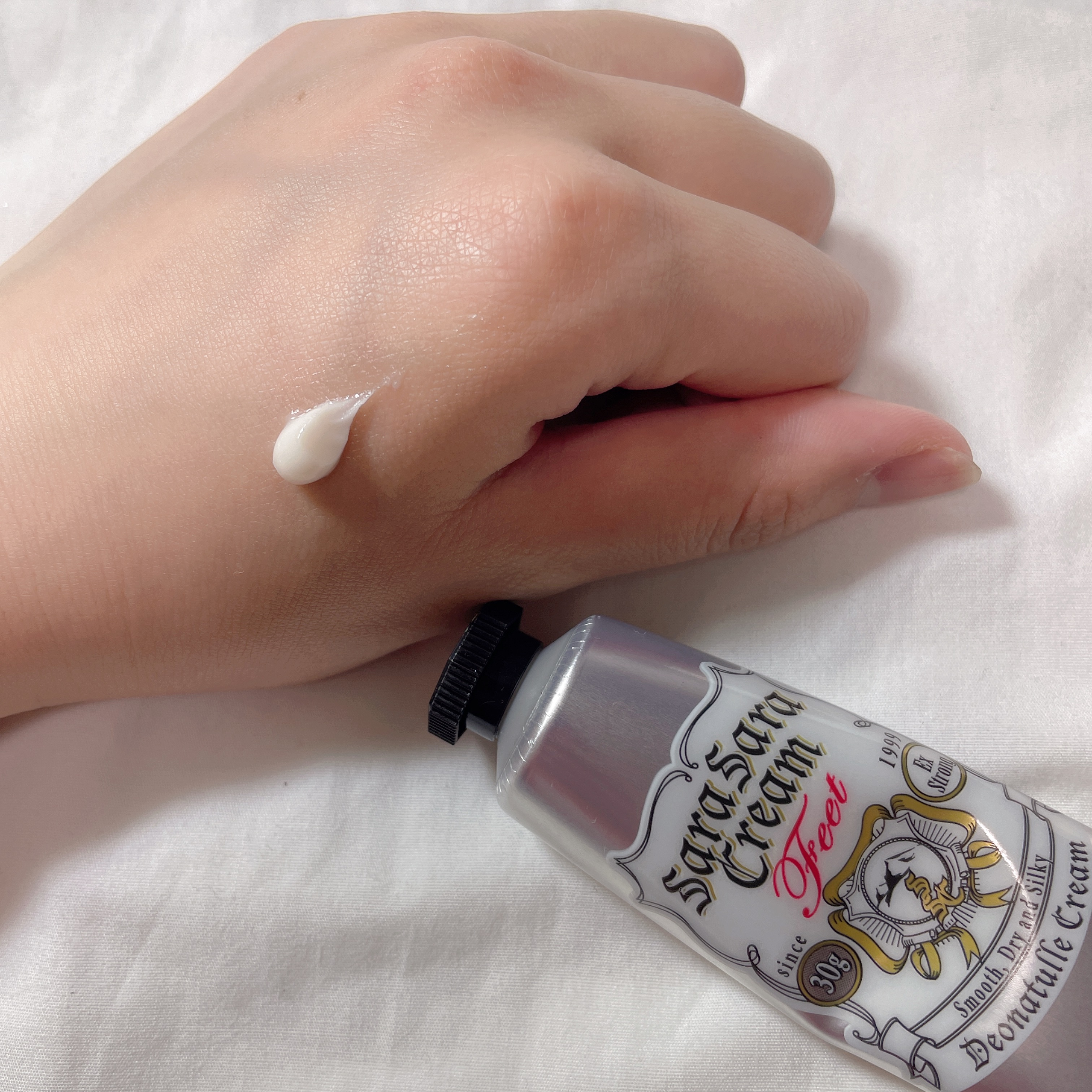 薬用足指さらさらクリーム/デオナチュレ/デオドラント・制汗剤を使ったクチコミ（2枚目）