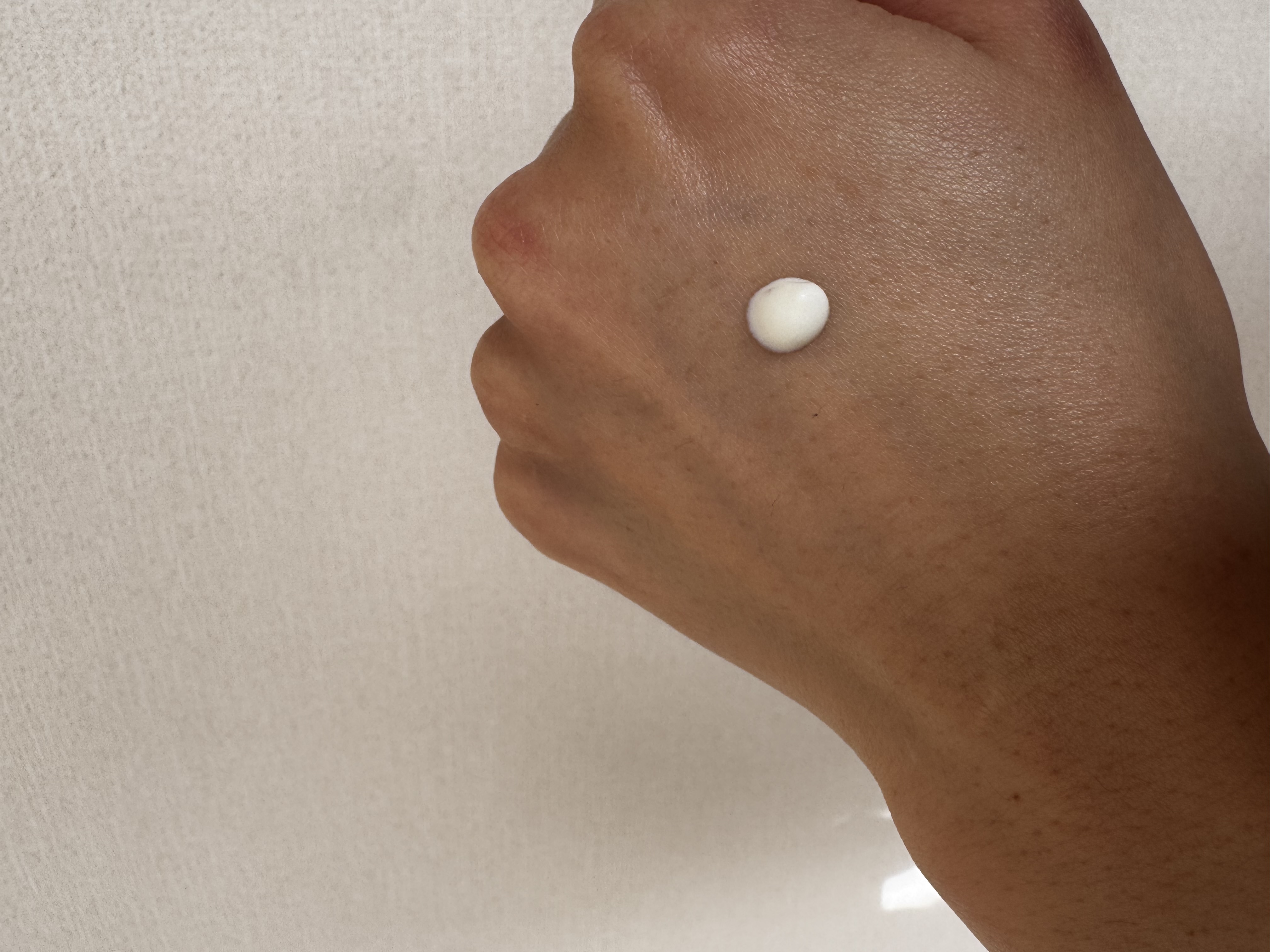 ヒアルーシカ ウォーターフィット サンセラム/SKIN1004/日焼け止めローションを使ったクチコミ（2枚目）