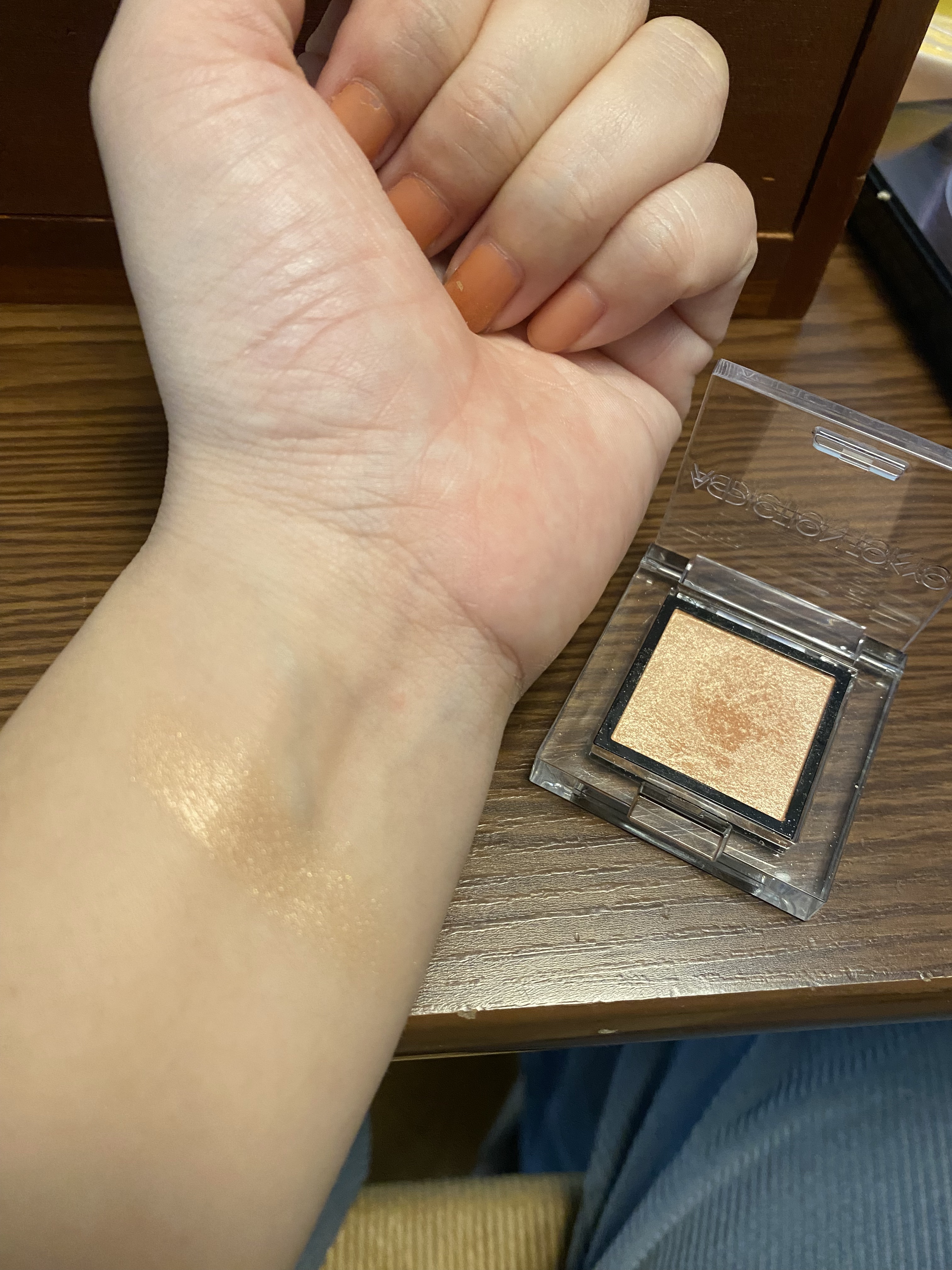 アディクション ザ アイシャドウ パール 110P Close Together/ADDICTION/単色アイシャドウを使ったクチコミ（2枚目）