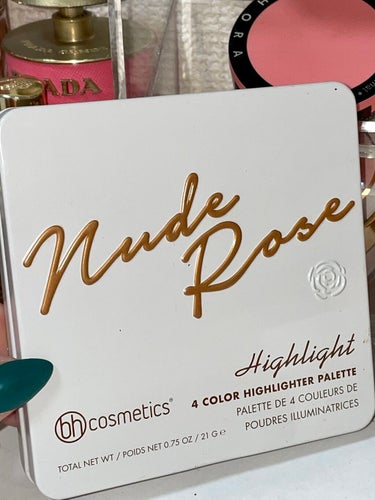 Nude Rose Highlight 4 Color Highlighter Palette/bh cosmetics/ハイライトを使ったクチコミ（1枚目）