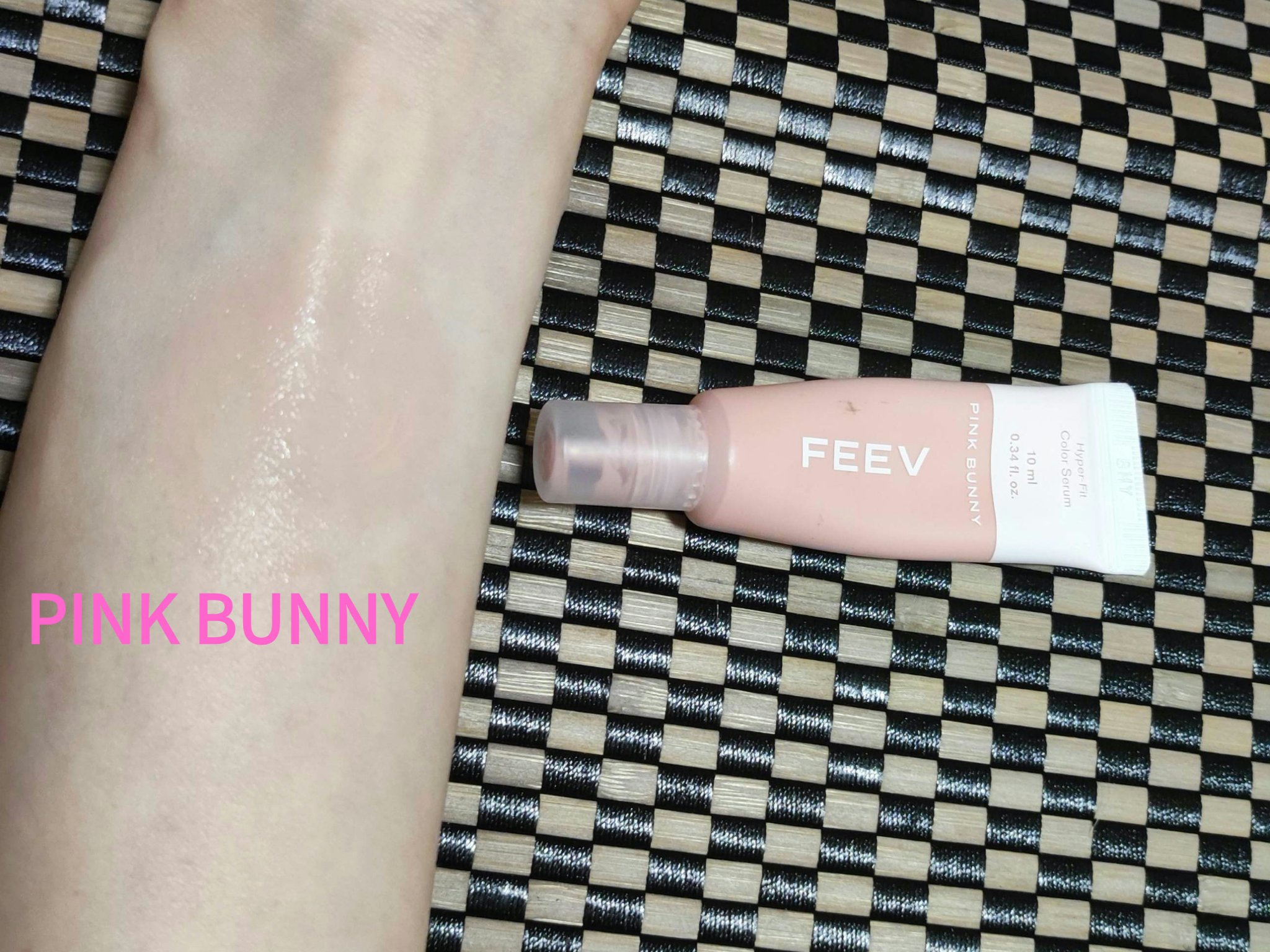 カラーセラムミニ ノーメイクアップ/FEEV/リキッドチークを使ったクチコミ（1枚目）