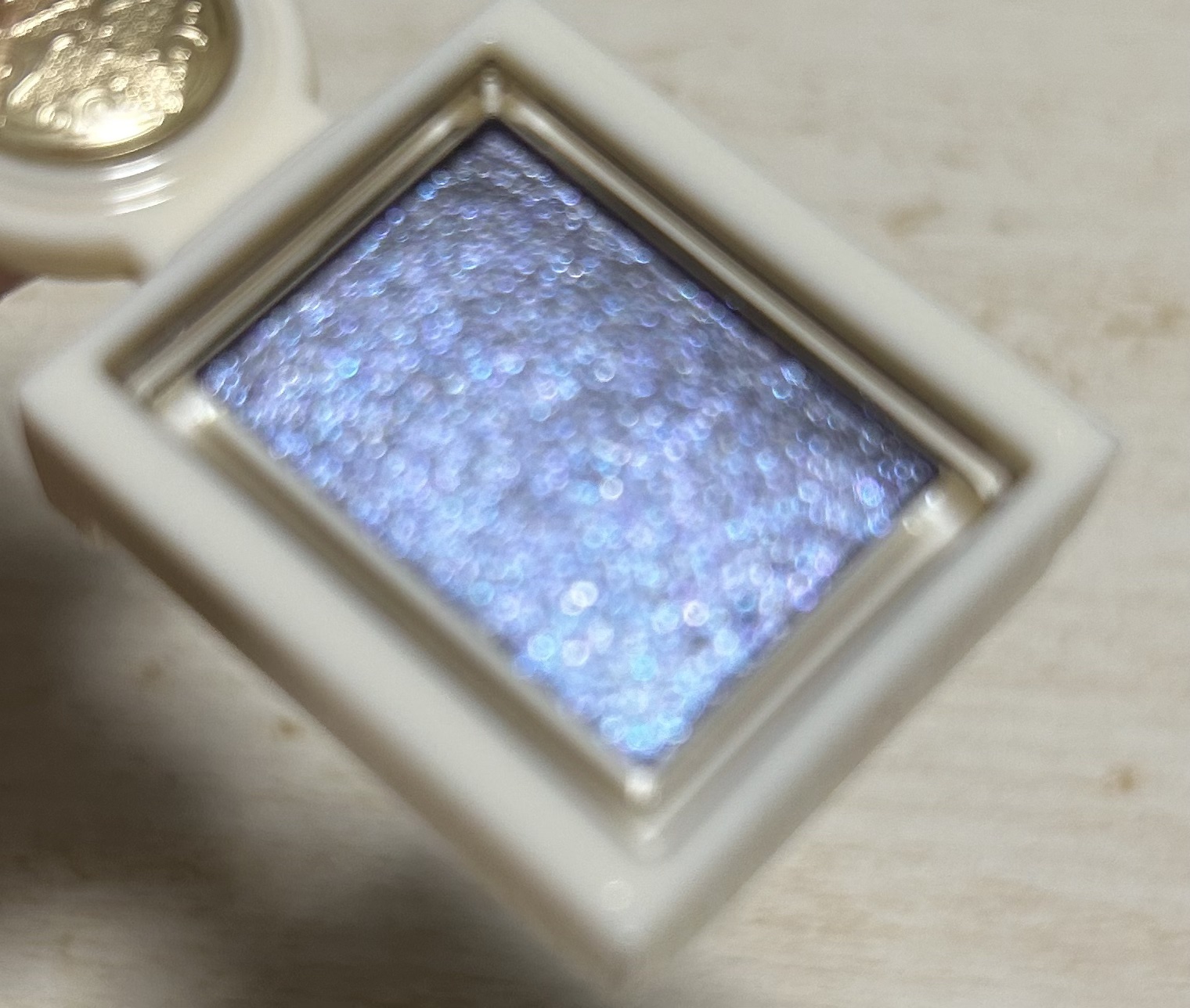 シャドーカスタマイズ　（ブリリアントグリッター）/MAJOLICA MAJORCA/グリッターを使ったクチコミ（3枚目）