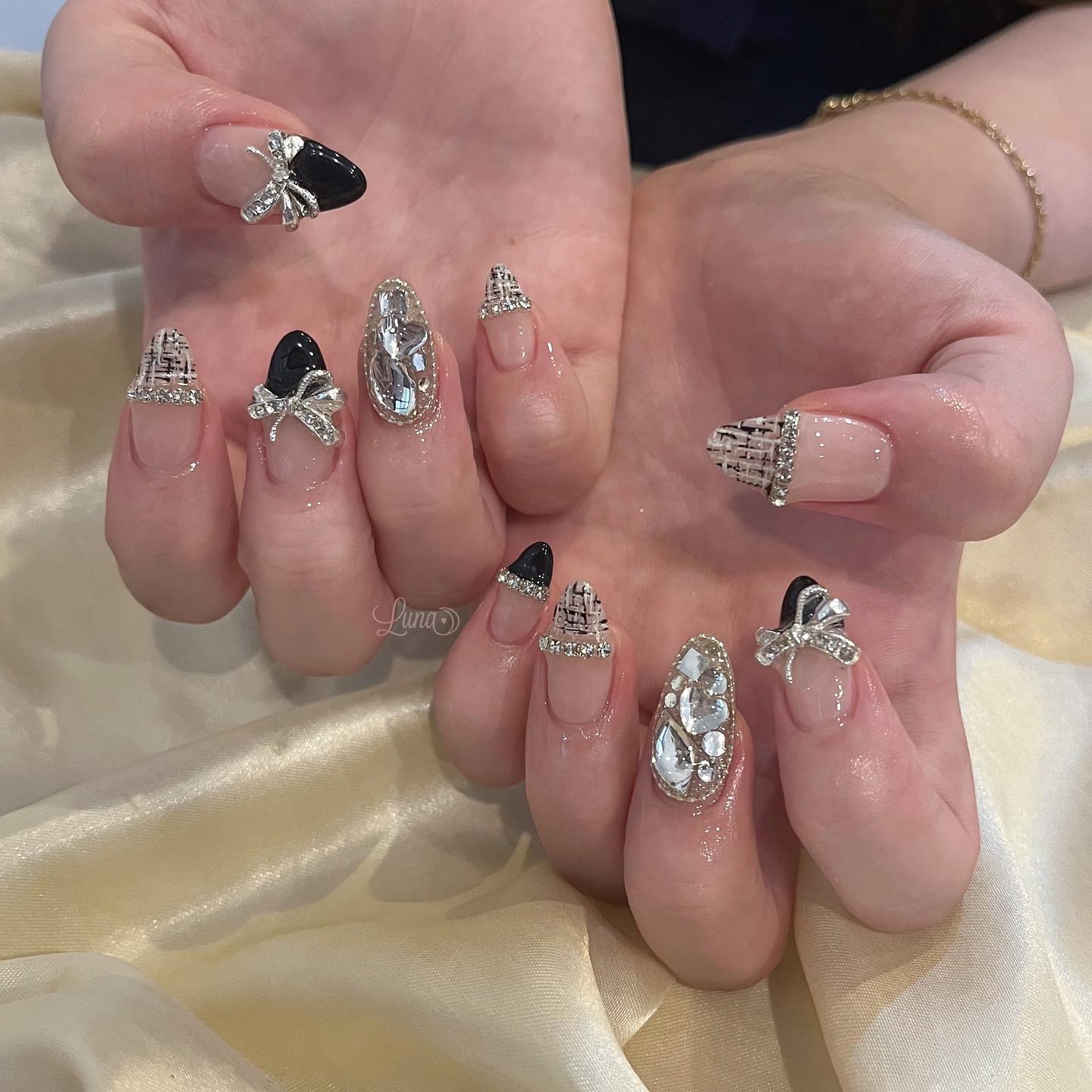 #ジェルネイル,#ワンカラーネイル,#ニュアンスネイル,#うるうるネイル,#ちゅるんネイル,#シンプルネイル,#パーツネイル,#透け感ネイル,#クリアネイル,#ぷっくりネイル,#ちぐはぐネイル,#韓国ネイル,#チークネイル,#うるつやネイル,#フレンチガーリーネイル,#黒ネイル,#ツイードネイル,#フレンチネイルのネイルデザイン