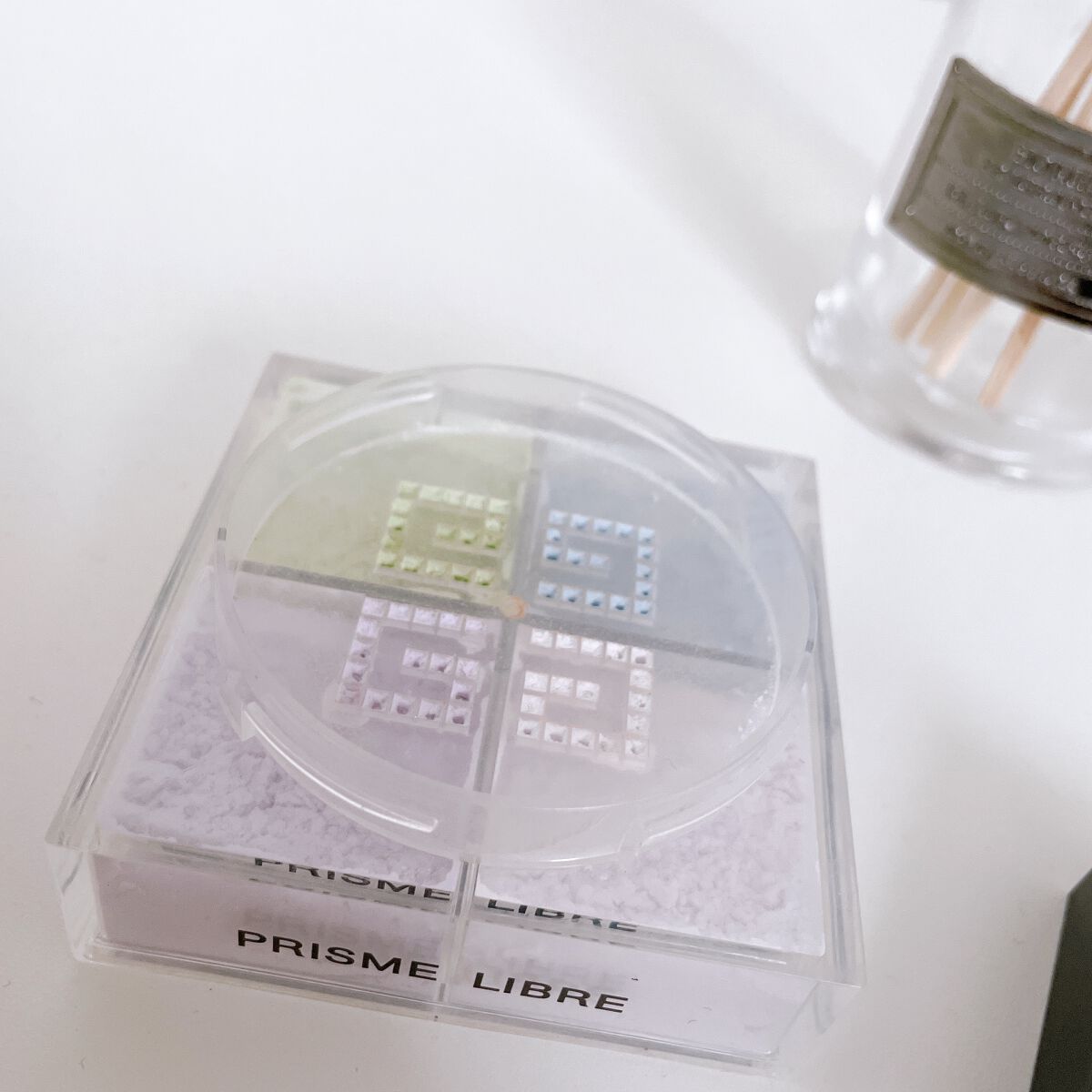 プリズム・リーブル/GIVENCHY/ルースパウダーを使ったクチコミ(4枚目)