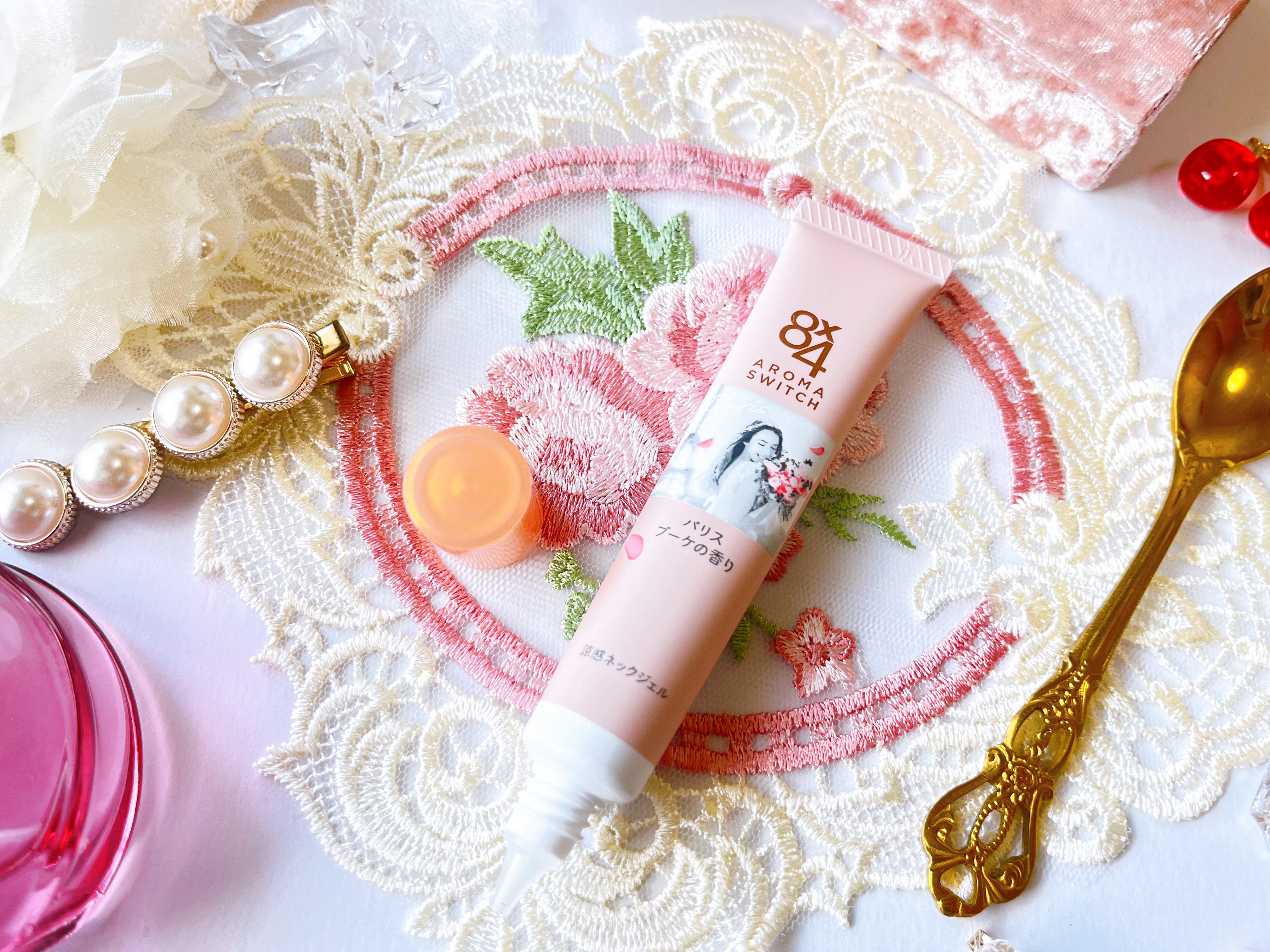 8x4 アロマスイッチ 涼感ネックジェル パリスブーケの香り/８ｘ４/デオドラント・制汗剤を使ったクチコミ（2枚目）