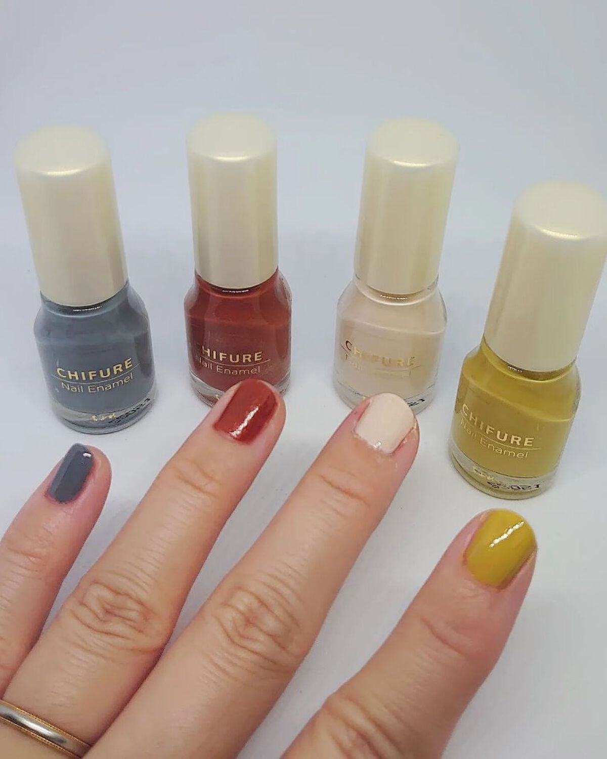 カラフルネイルズ/キャンメイク/マニキュアを使ったクチコミ(4枚目)