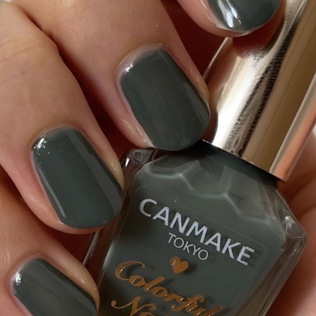 カラフルネイルズ N12 アーモンドグリーン/キャンメイク/マニキュアを使ったクチコミ（2枚目）