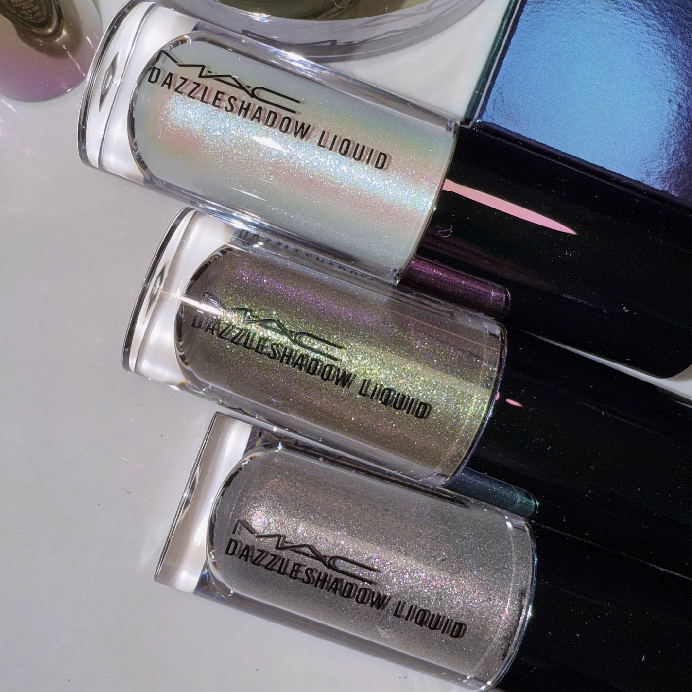 ダズルシャドウ リキッド/M・A・C/リキッドアイシャドウを使ったクチコミ(5枚目)