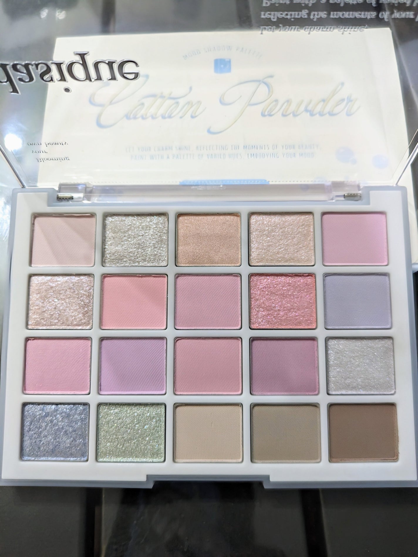 そらお on LIPS 「【使った商品】デイジークムードシャドウパレット05:コットンパ..」(2枚目)