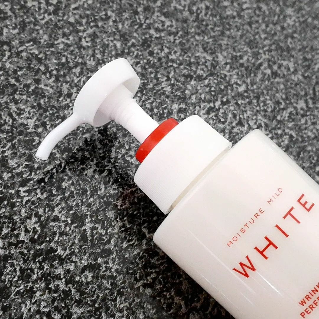 モイスチュアマイルドホワイトリンクルケア パーフェクトエッセンス/モイスチュアマイルド ホワイト/オールインワン化粧品を使ったクチコミ(4枚目)