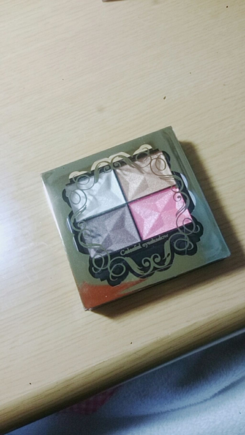 カラフルアイシャドウ/DAISO/アイシャドウパレットを使ったクチコミ(1枚目)