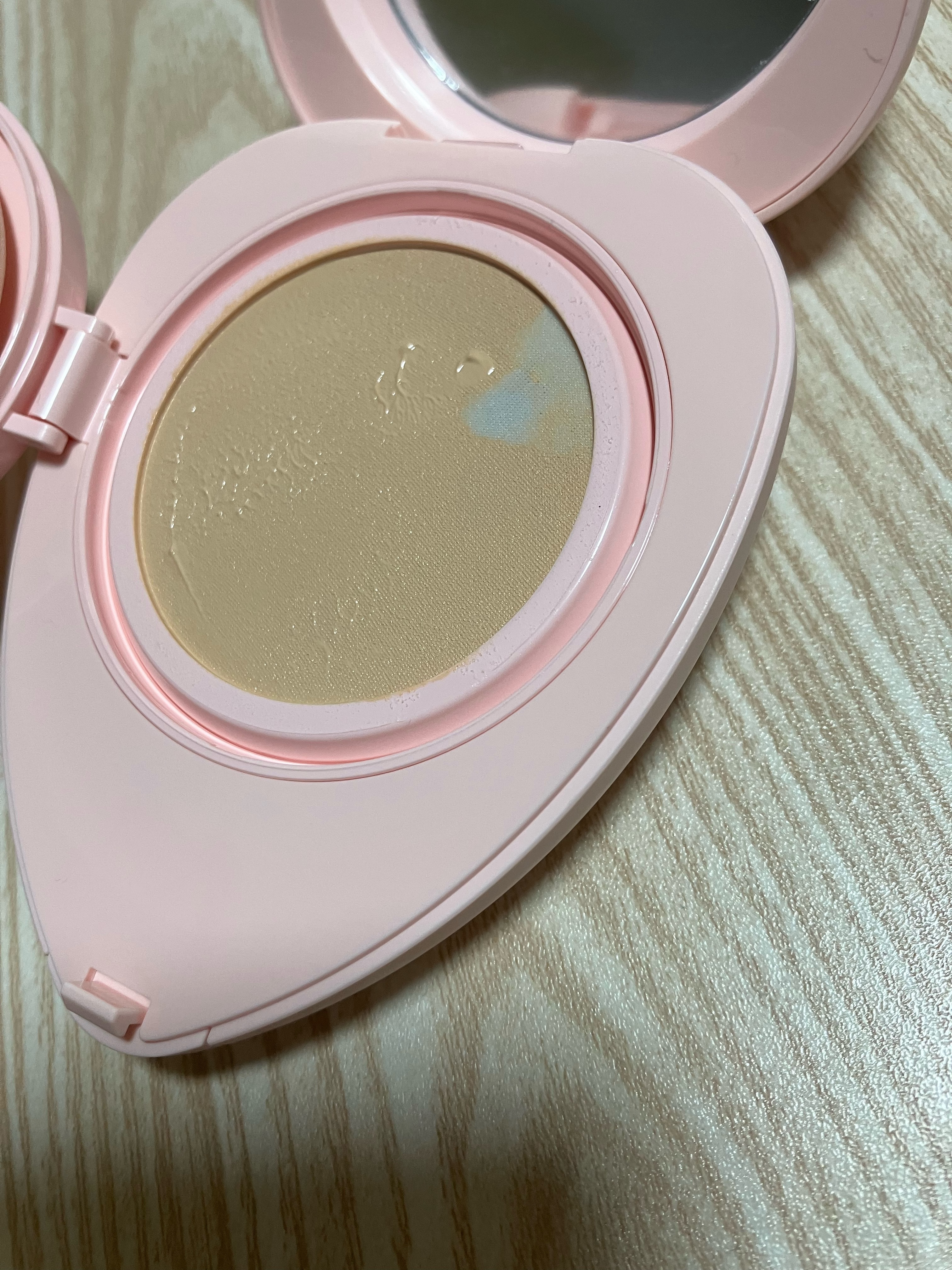 トワタッチ ハートクッション グロウメッシュ/troistouch/クッションファンデーションを使ったクチコミ（2枚目）