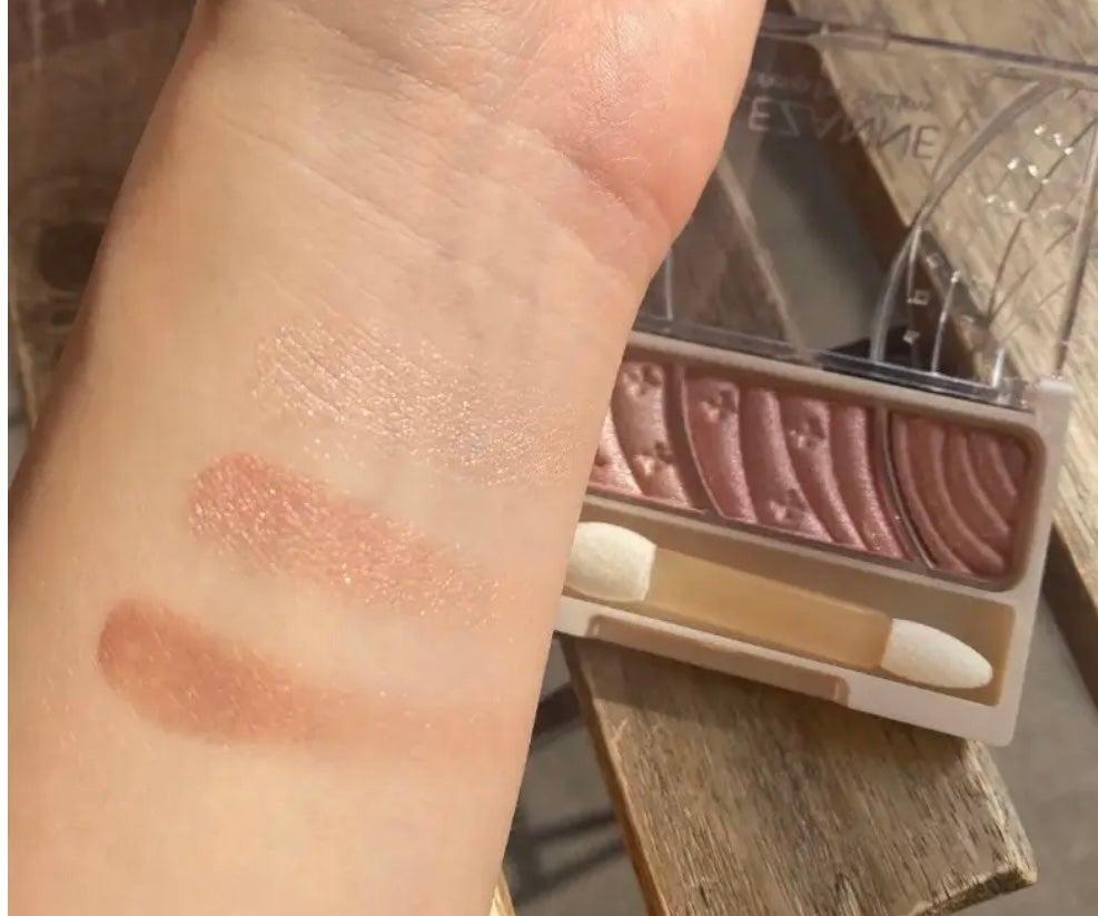 トーンアップアイシャドウ/CEZANNE/アイシャドウパレットを使ったクチコミ(2枚目)