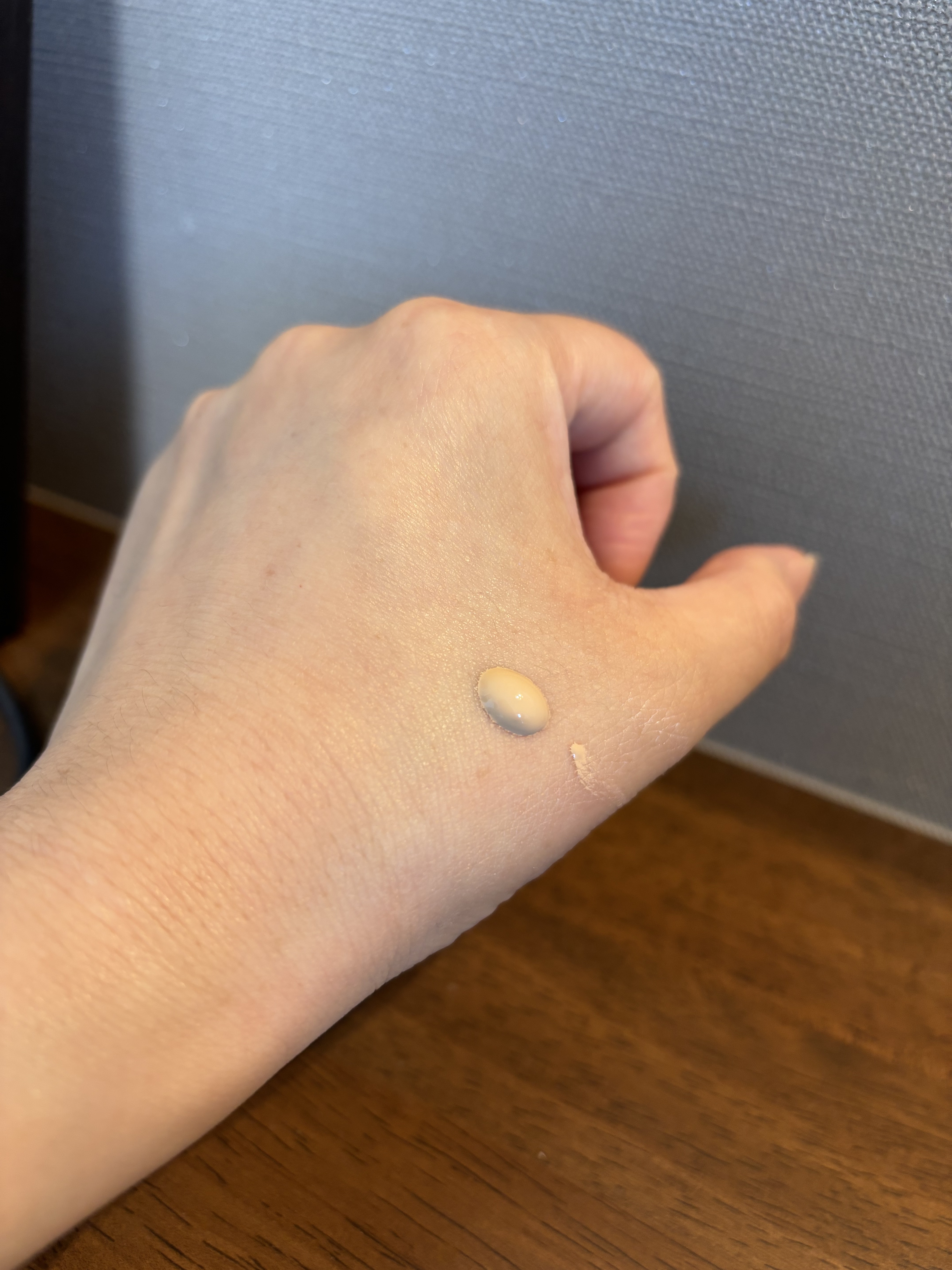 エクシア ベアヴィジョン ファンデーション 02 ライトオークル