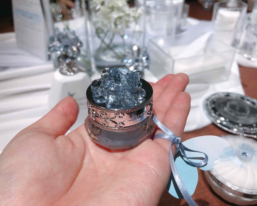 クリスタルブルーム サムシングピュアブルー エッセンス ボディバーム/JILL STUART/ボディクリームを使ったクチコミ(1枚目)