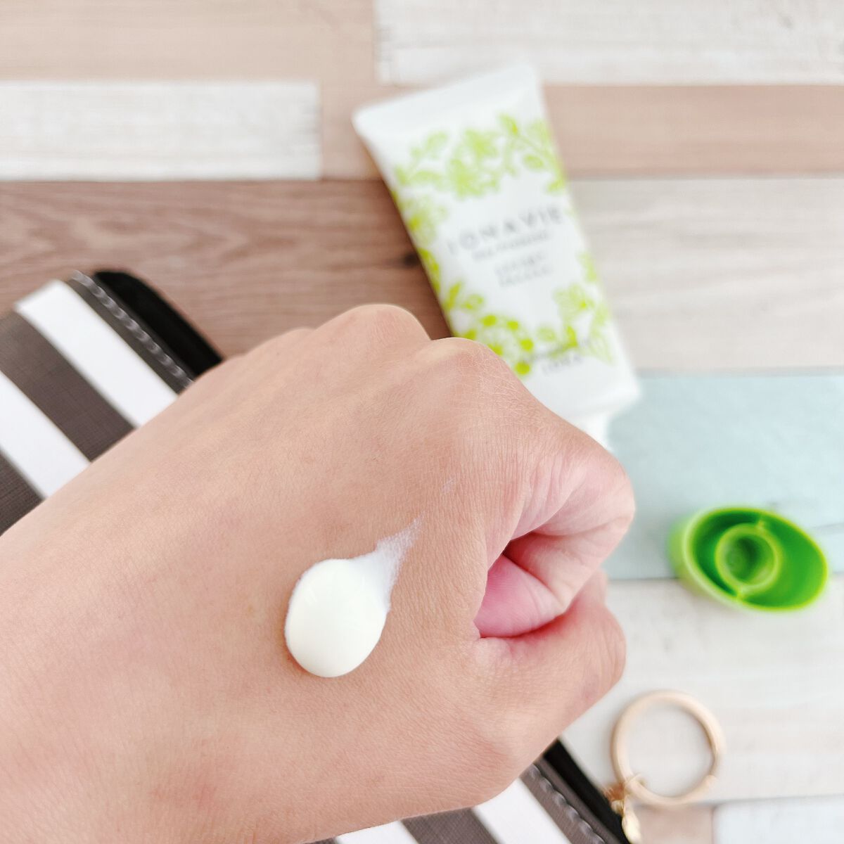 デイ プロテクター FB/イオナヴィー/日焼け止めジェルを使ったクチコミ（2枚目）