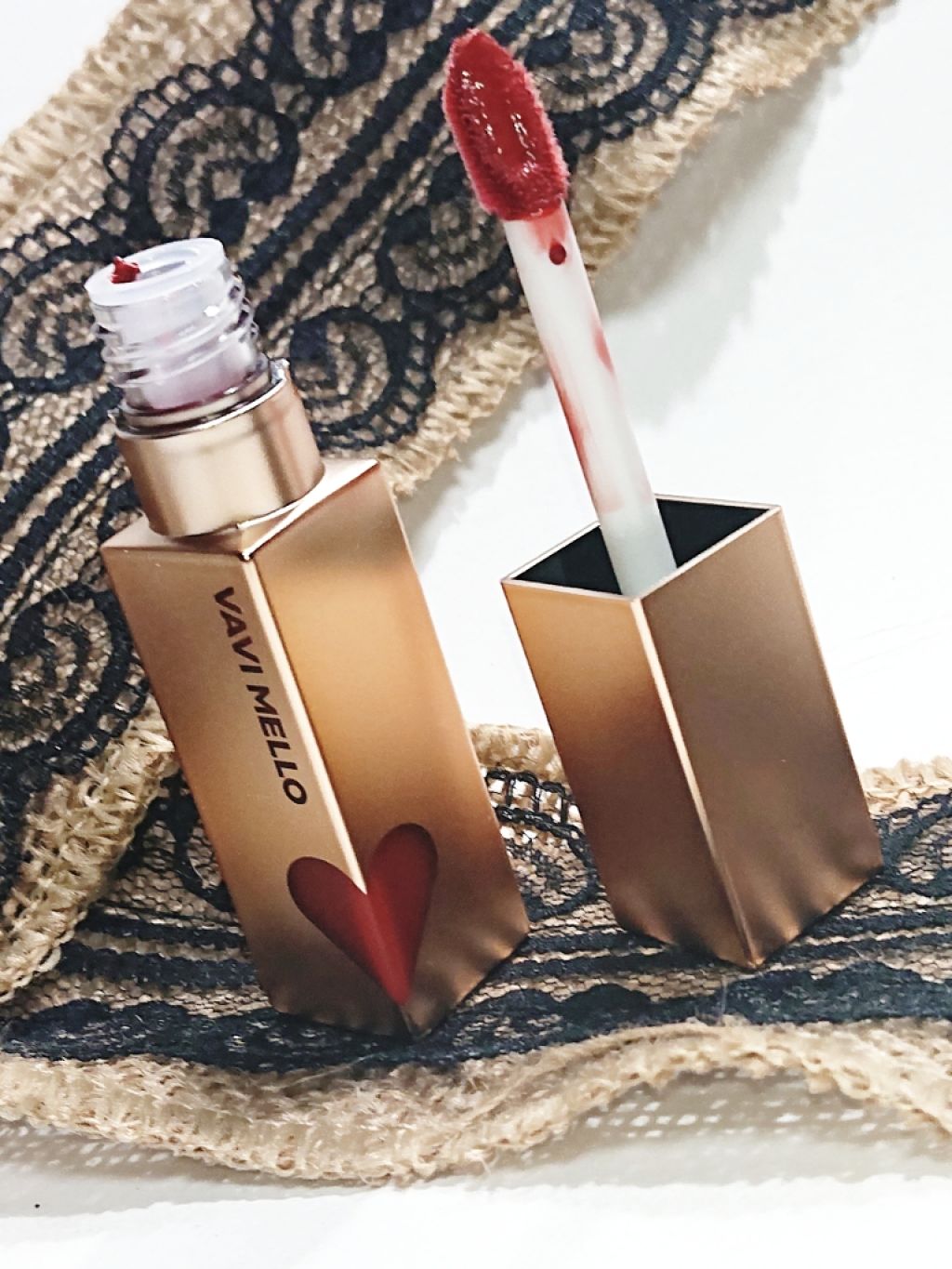ハートウィンドウリップティントベルベットタイプ/VAVI MELLO/口紅を使ったクチコミ（2枚目）