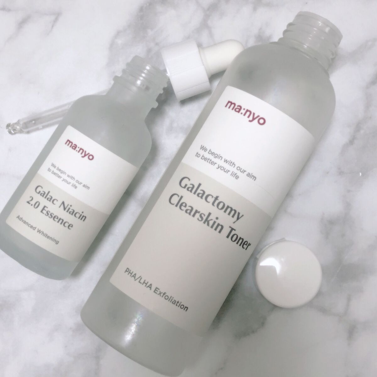 
【 ma:nyo 】
…ガラクトミー クリアスキン トナー…


［特徴］

・ガラクトミセス酵母成分が肌のキメを整える
（有効成分：ビタミン･アミノ酸･酵母ペプチド）

・LHA･PHAが角質、毛穴をケア

・自然由来の植物抽出成分で肌