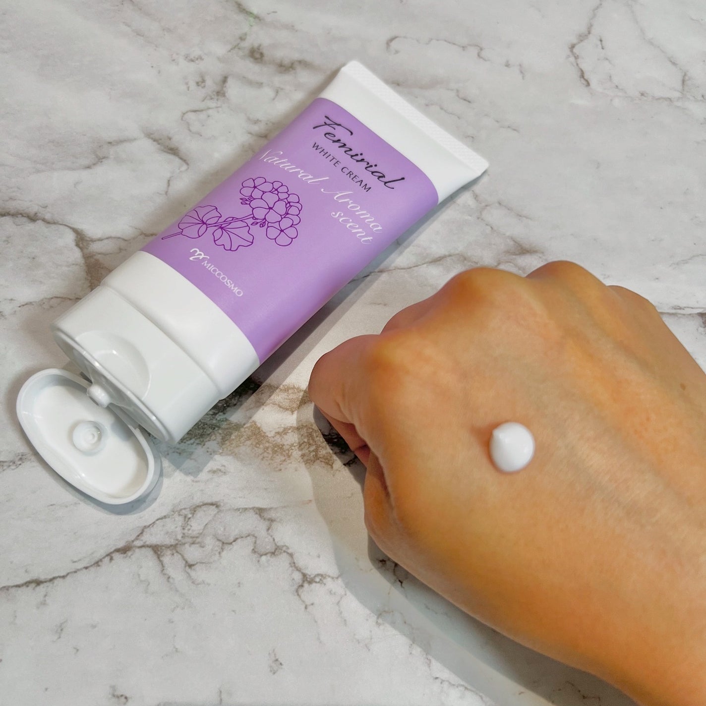 ホワイトスタビリティクリーム/フェミリアル/デリケートゾーンケアを使ったクチコミ(2枚目)