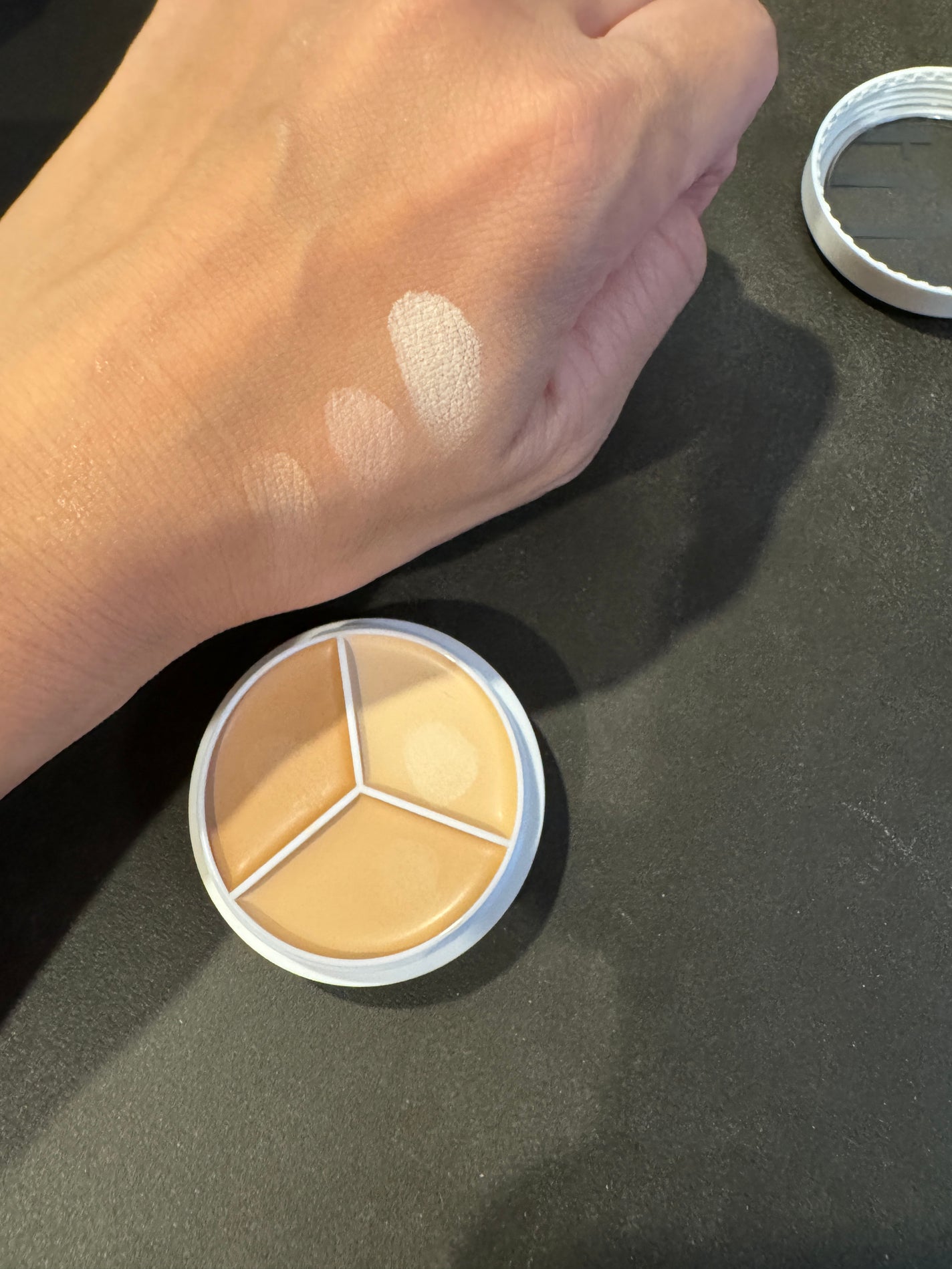 カバーアッププロコンシーラー/TFIT/パレットコンシーラーを使ったクチコミ(4枚目)