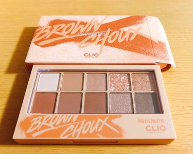 
アイ　プロ　パレット
（CLIO）

2号 ブラウンシュー
　　Brown choux




初のアイシャドウパレットを購入〜〜(＊ˆ﹀ˆ＊)


いつも決まった色を決まったところにちょちょいと塗っ