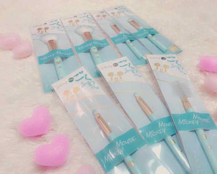 DAISO ごくふわっ ミッキーブラシのクチコミ「今日ダイソーによったらミッキーとコラボしているごくふわっ♡の水色ぽい緑?🤔🤔 を見つけて可愛い.....」(1枚目)