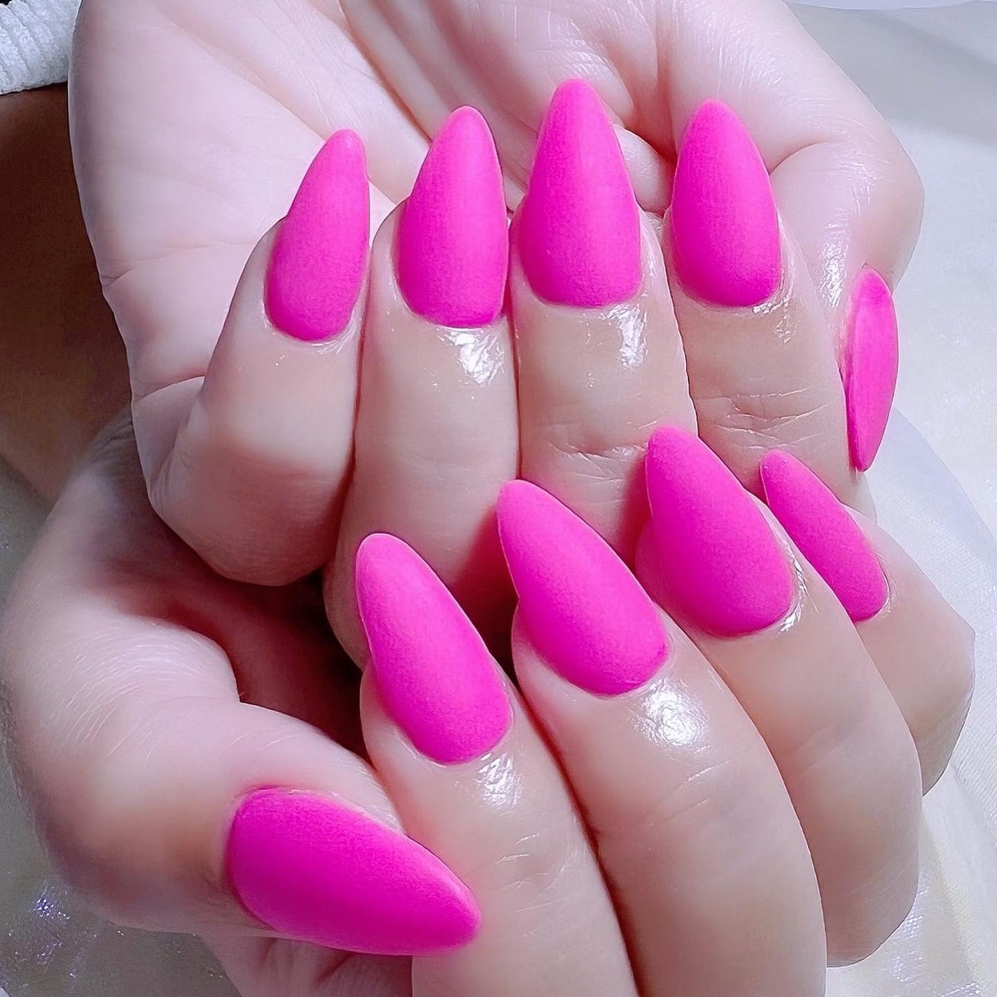 なかやまちえこ on LIPS 「🅽𝕖𝕠𝕟🅿𝕚𝕟𝕜♡⠀⠀@neeko_isuzuさん⠀マットのネ..」(1枚目)