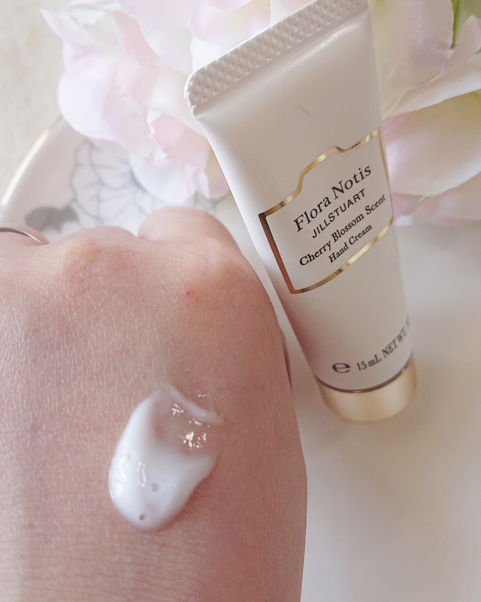 チェリーブロッサム ハンドクリーム/Flora Notis JILL STUART/ハンドクリームを使ったクチコミ（2枚目）
