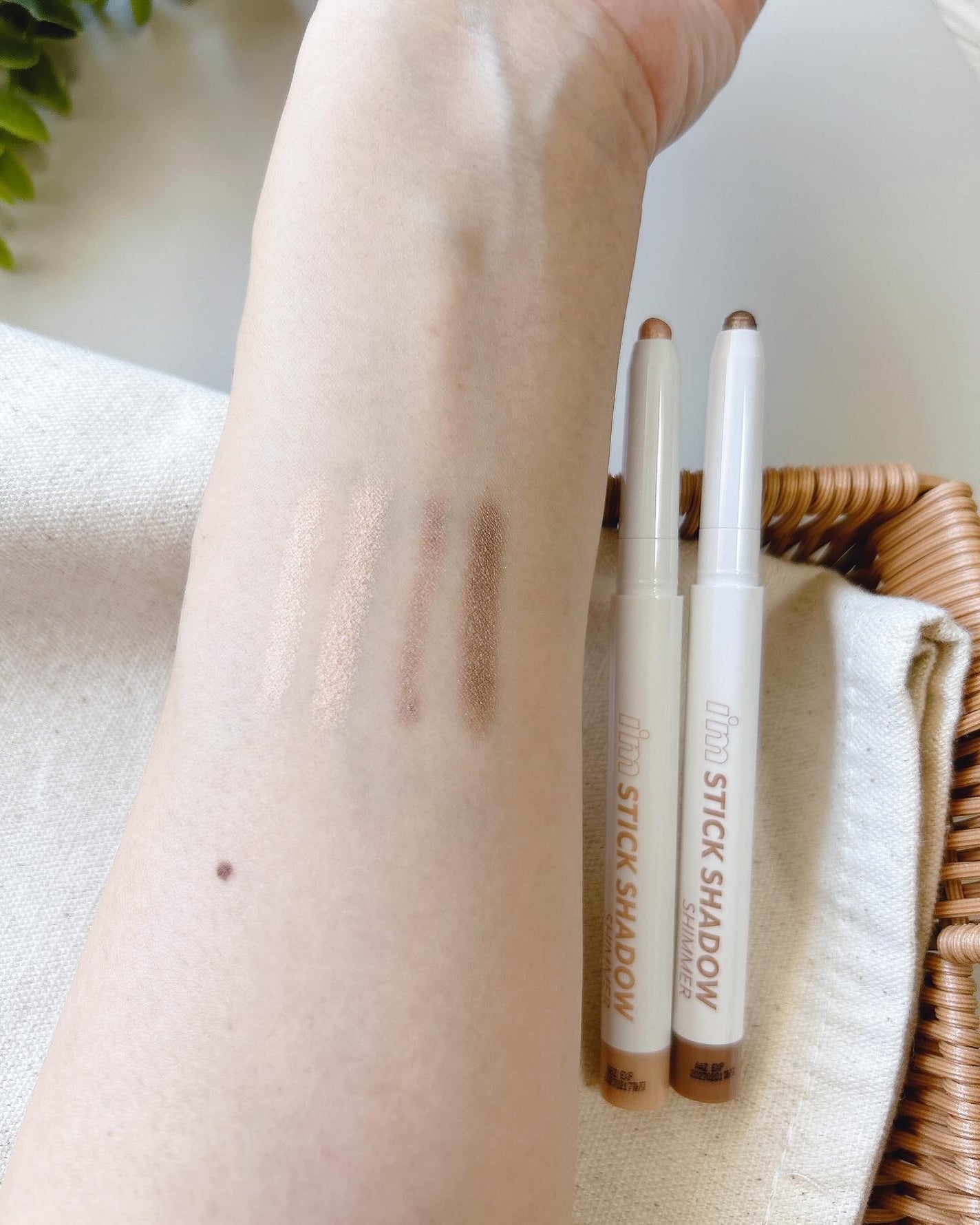 アイムスティックシャドウシマー/i’m meme/スティックアイシャドウを使ったクチコミ(4枚目)