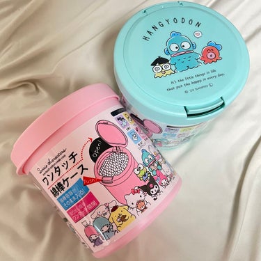 DAISO ワンタッチ綿棒ケースのクチコミ「DAISO
ワンタッチ綿棒ケース

サンリオの柄の綿棒ケースがかわいい！！
ワンタッチで開いて.....」（1枚目）