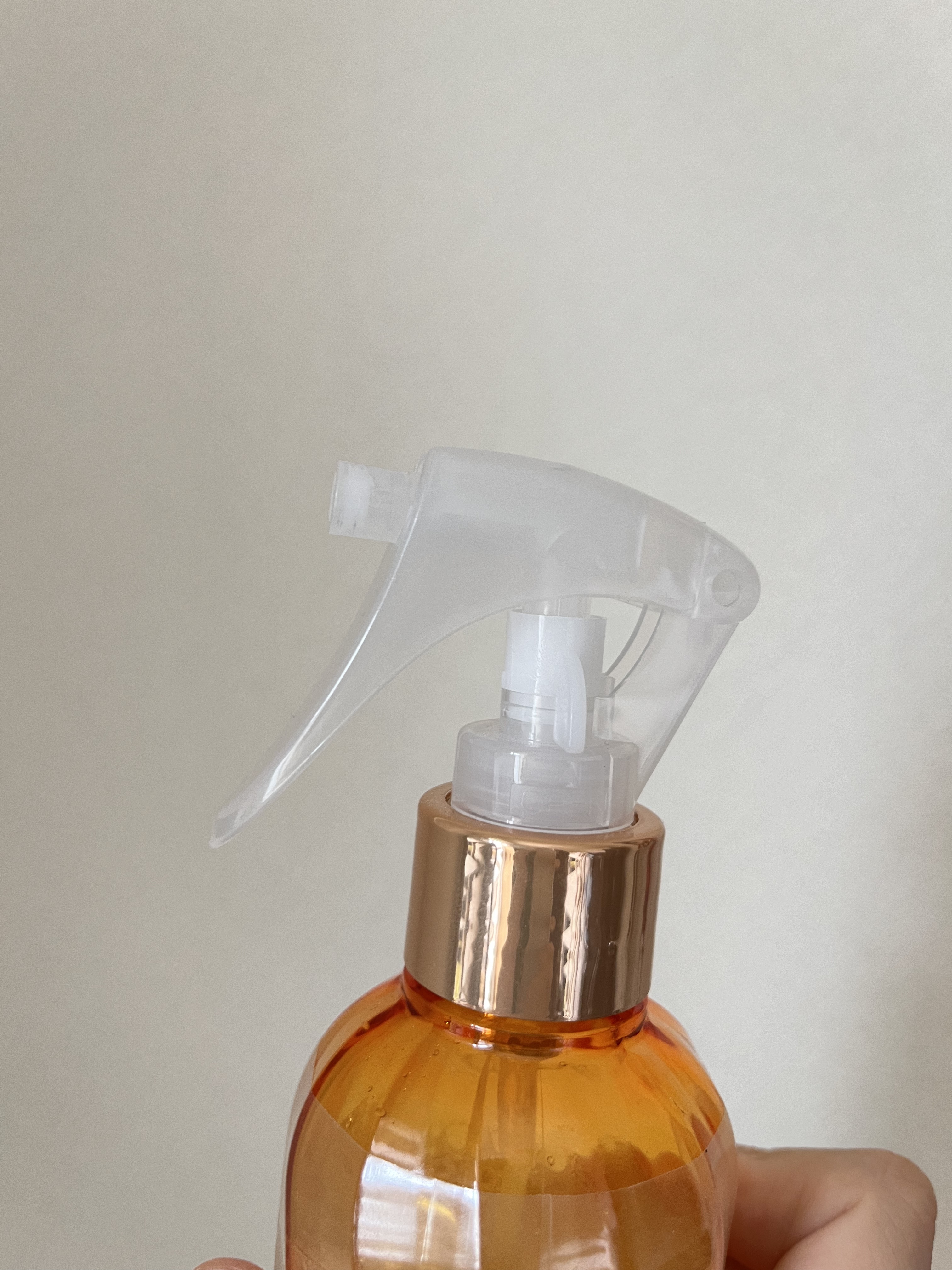 ululis ウルリス ビタシー ウォーターコンク ブースター ヘアミストのクチコミ「今回は皆さまにおすすめしたいululisのウルリス ビタシー ウォーターコンク ブースター ヘ.....」（3枚目）