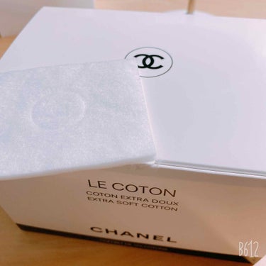 
〜 CHANEL  LE COTON 〜

しっかりとしたコットンでオススメです💓
１枚１枚COCOマークが入っています☺️
使う時の気分も上がります♫

お値段は100枚入り1000円( 税抜 ) 