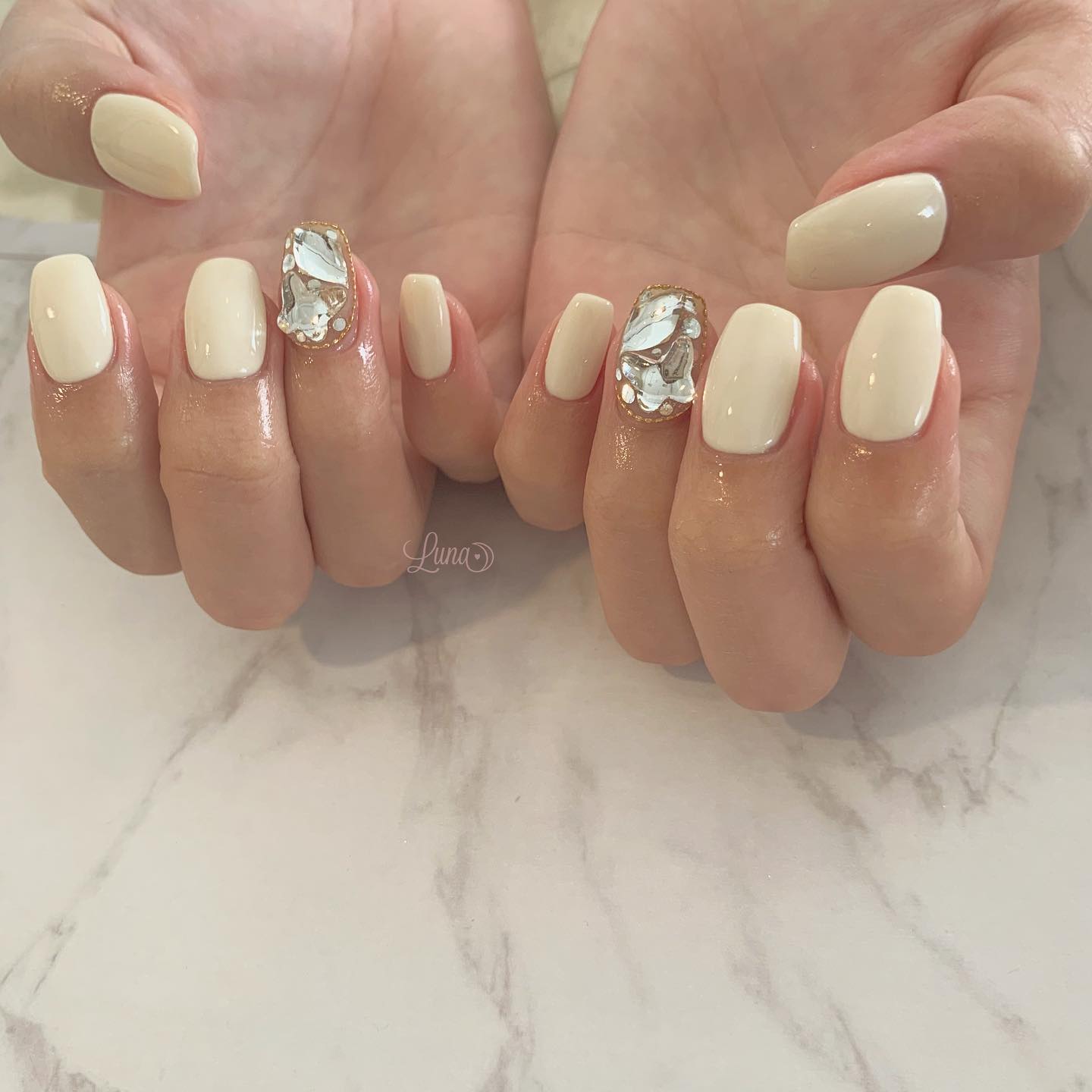 #ジェルネイル,#ワンカラーネイル,#ニュアンスネイル,#うるうるネイル,#ちゅるんネイル,#シンプルネイル,#パーツネイル,#透け感ネイル,#クリアネイル,#ぷっくりネイル,#ちぐはぐネイル,#韓国ネイル,#きらきらネイル,#うるつやネイル,#フレンチガーリーネイル,#チェーンネイル,#アイボリーネイル,#埋めつくしネイルのネイルデザイン