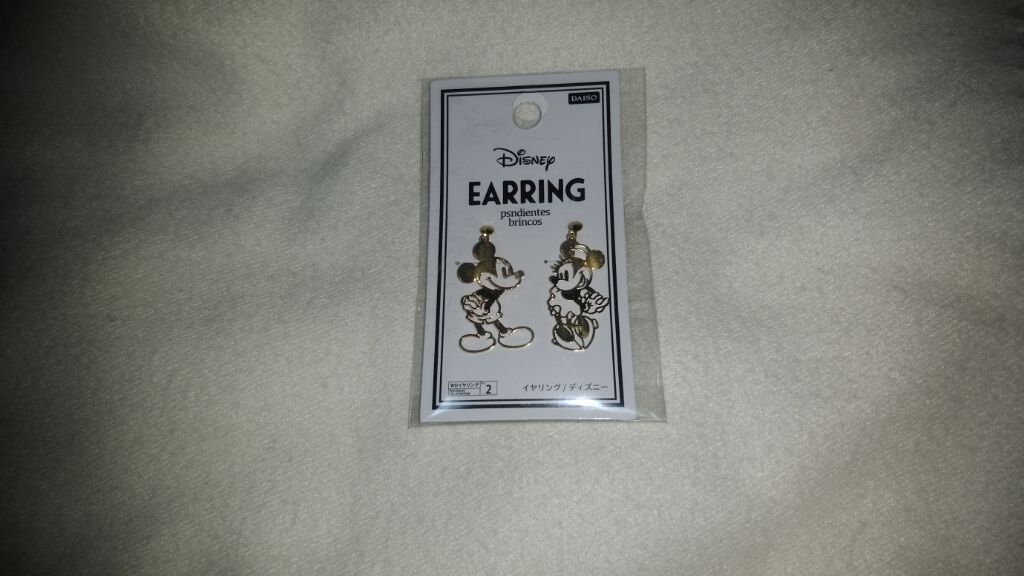 のん on LIPS 「DAISOで見かけたDisneyのイヤリングDisneyストア..」(1枚目)