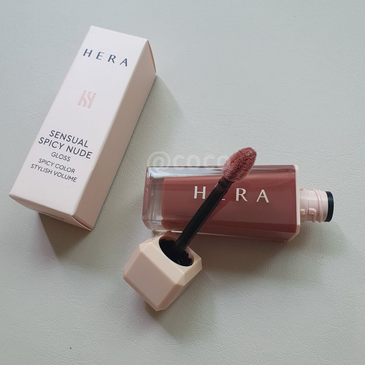 センシュアルスパイシーヌードグロス/HERA/リップグロスを使ったクチコミ(2枚目)