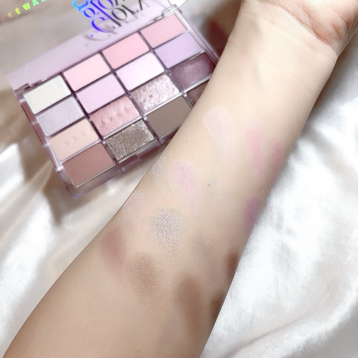 ソフトブラーリングアイパレット/wakemake/アイシャドウパレットを使ったクチコミ(6枚目)