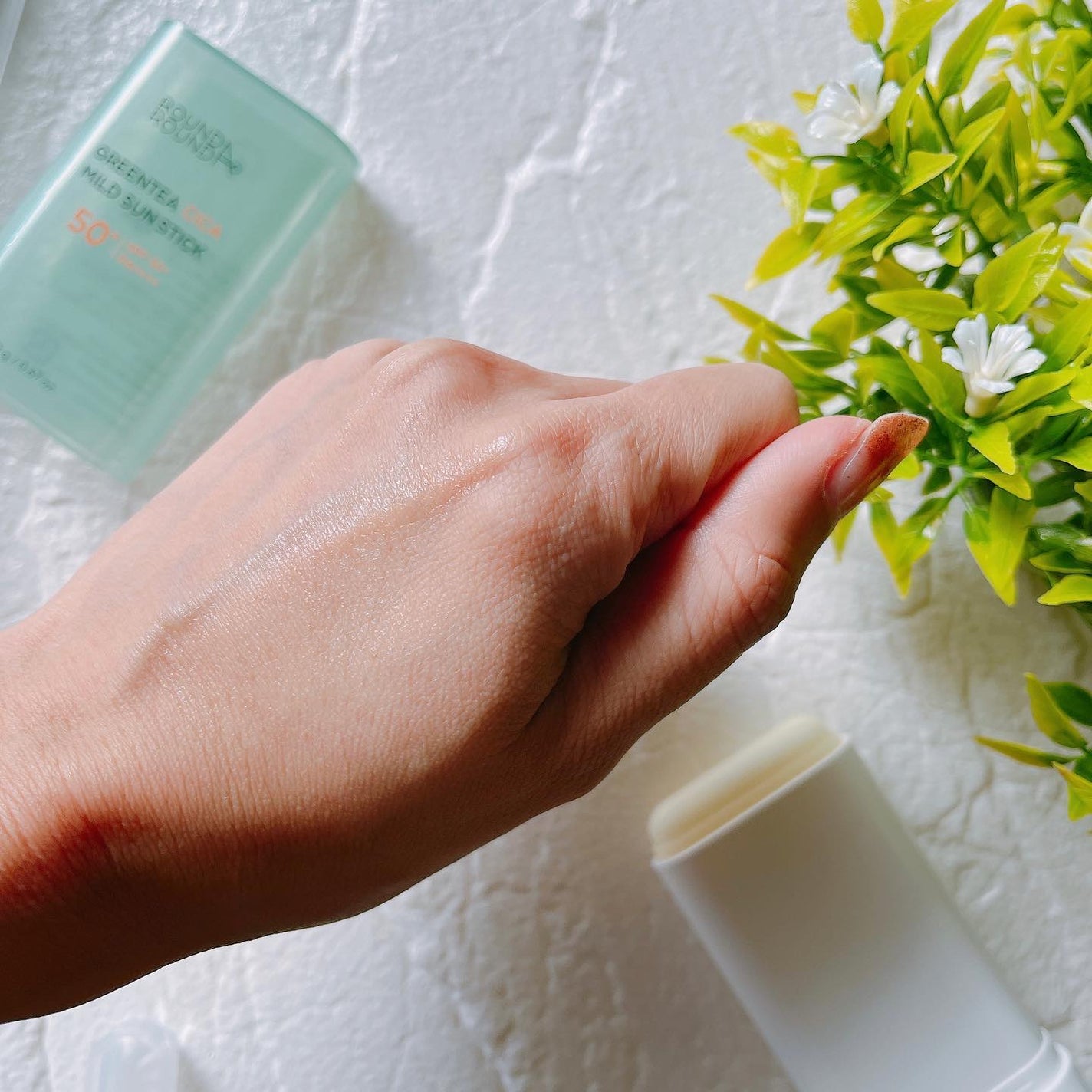 グリーンティー CICA マイルド サンスティック/ラウンドアラウンド/日焼け止めスティックを使ったクチコミ(3枚目)