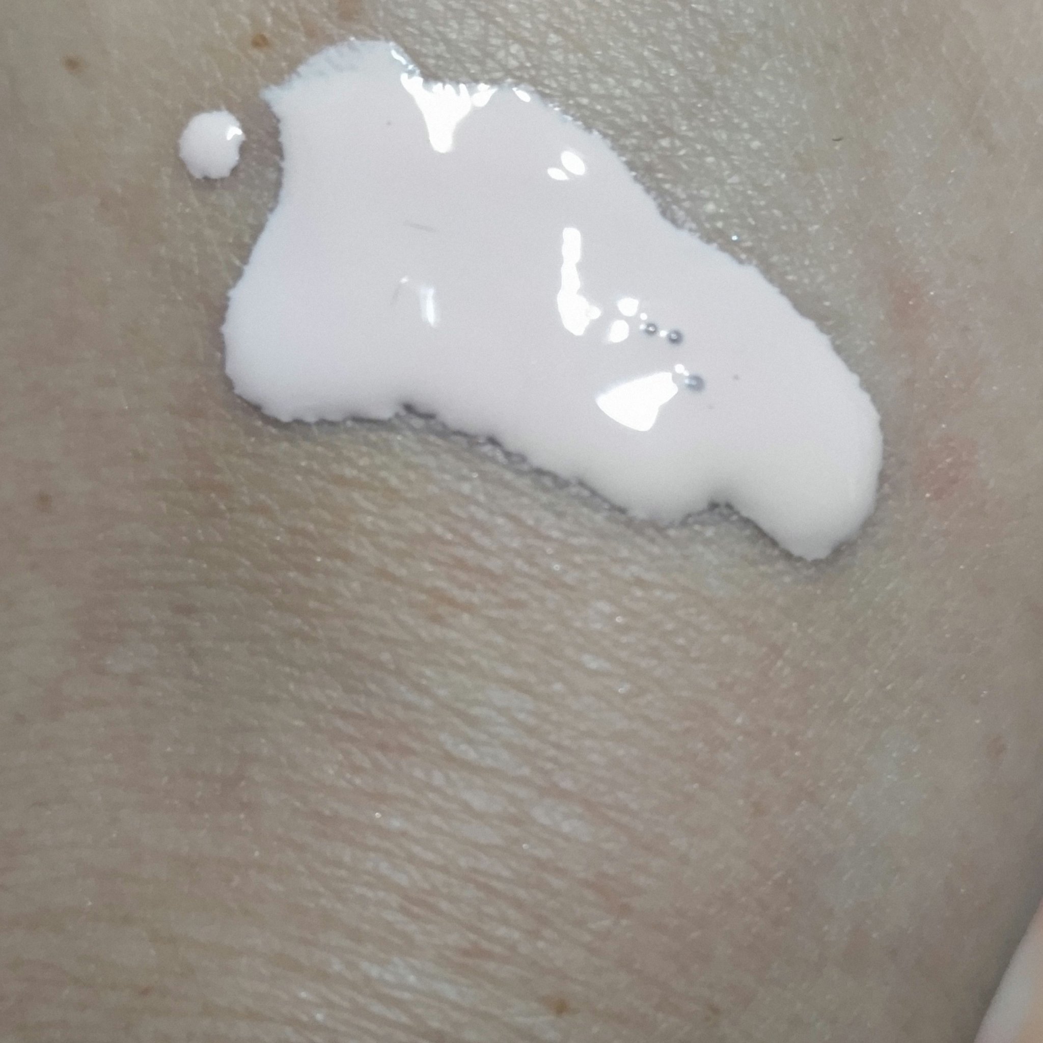 クレ・ド・ポー ボーテ ヴォワールルミヌ/クレ・ド・ポー ボーテ/化粧下地を使ったクチコミ（3枚目）