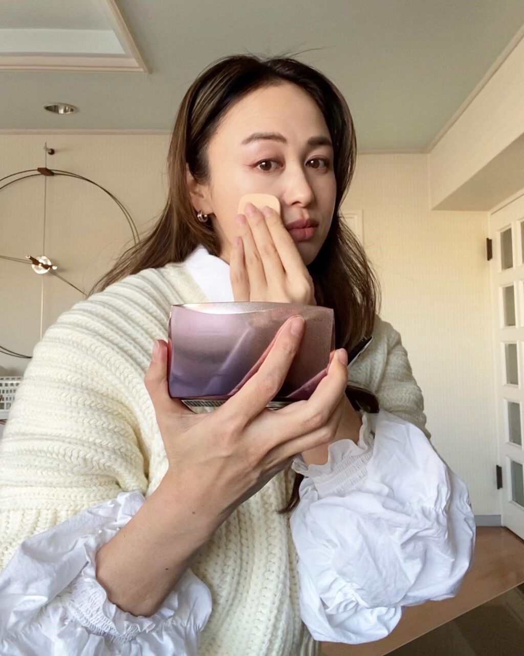 Miwa Kamise on LIPS 「ⒸⓄⓋⒺⓇⓂⒶⓇⓀNEW✨2月1日より新しく“クリームファンデ..」(2枚目)