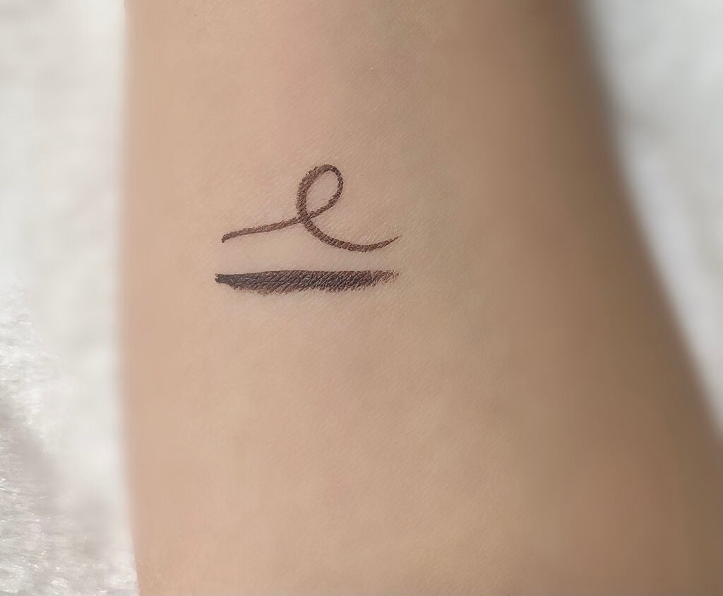 スキルレスライナー/LUMIURGLAS/リキッドアイライナーを使ったクチコミ(4枚目)