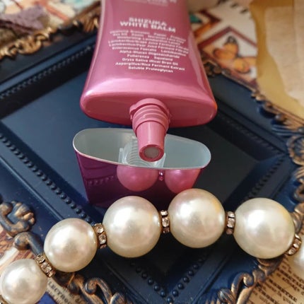 Shizuka BY SHIZUKA NEWYORK シズカホワイトバームのクチコミ「【シズカホワイトバーム】
のご紹介です。
『商品説明』
朝も夜もこれ1本で、
スキンケアの.....」(3枚目)