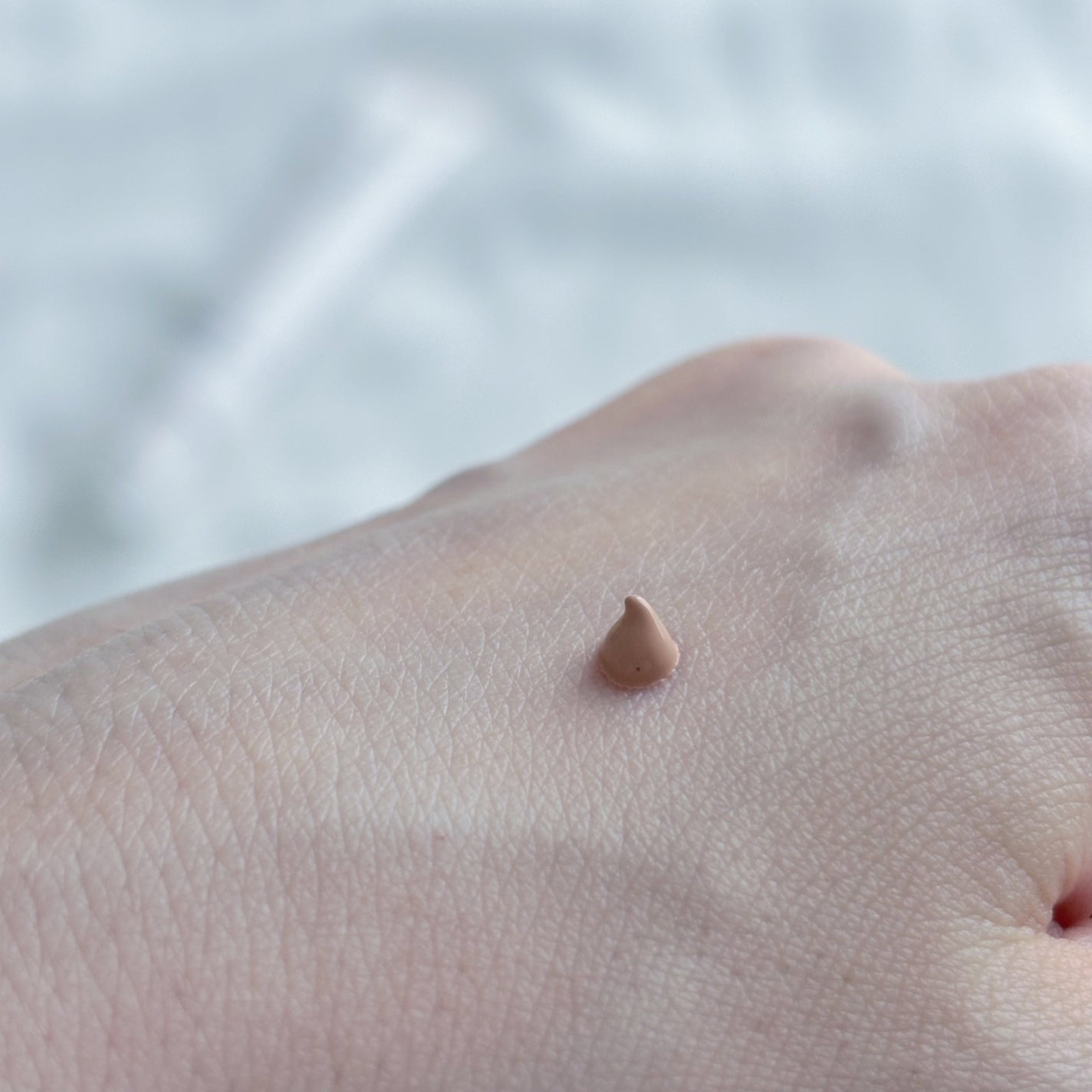 mocha on LIPS 「...♡.HAKUの商品モニターに協力中です。薬用美白美容液フ..」(4枚目)