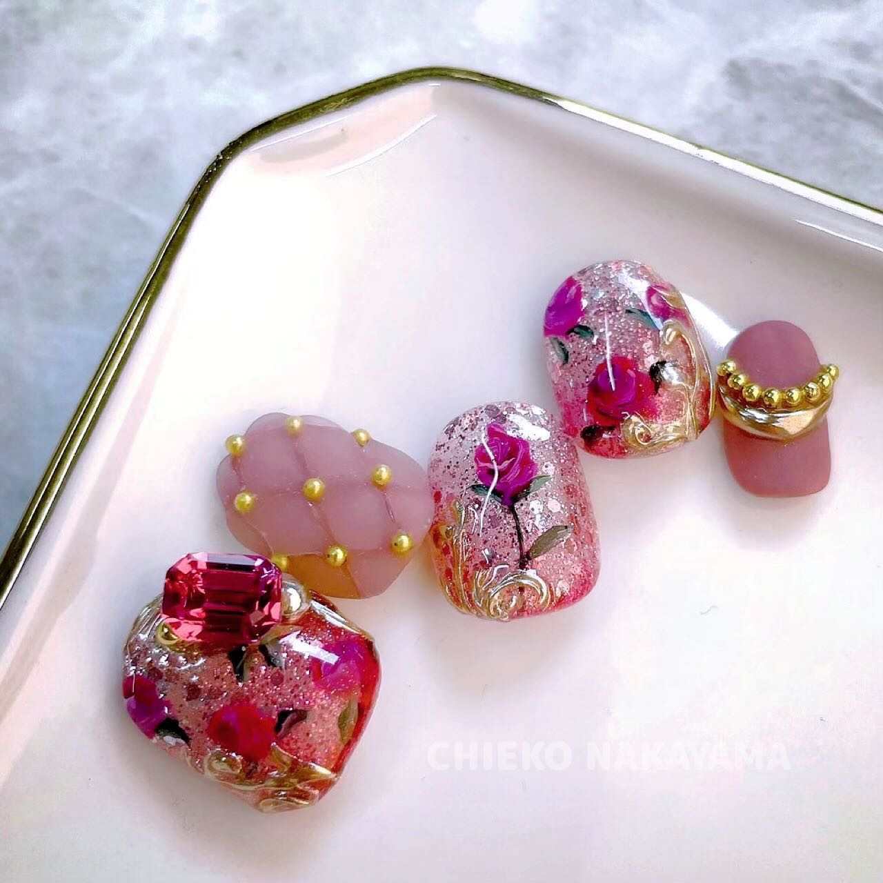 𝔄𝔫𝔱𝔦𝔮𝔲𝔢 ℜ𝔬𝔰𝔢🌹⠀
⠀
@pregel.jp 新色サンプル⠀
#nail #nails #nailart #ネイル #美甲 #ネイルアート  #japanesenailart #manucure #japan