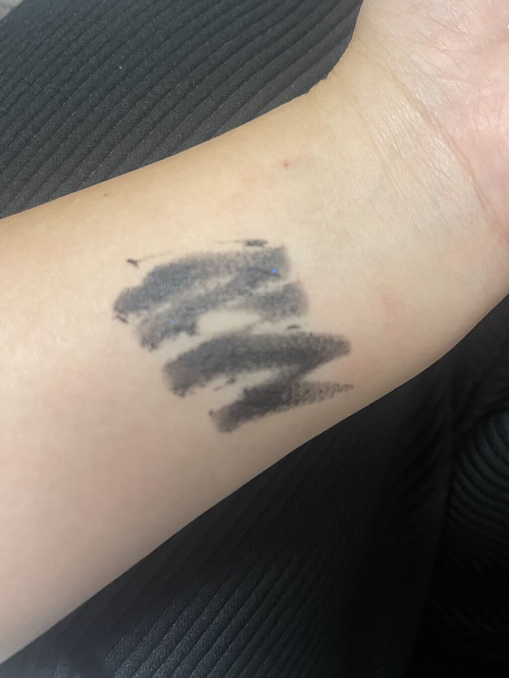 ジェムグリッターグロス 01ホワイトオパール/Witch's Pouch/リップグロスを使ったクチコミ（2枚目）