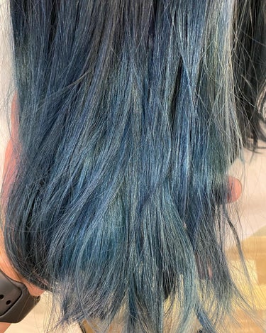 SOMARCA カラーシャンプー／チャージのクチコミ「髪色ブルーにしたよ✨
結構しっかり青いです🥰

青髪の時は紫シャンプーかアッシュシャンプーかな.....」（3枚目）