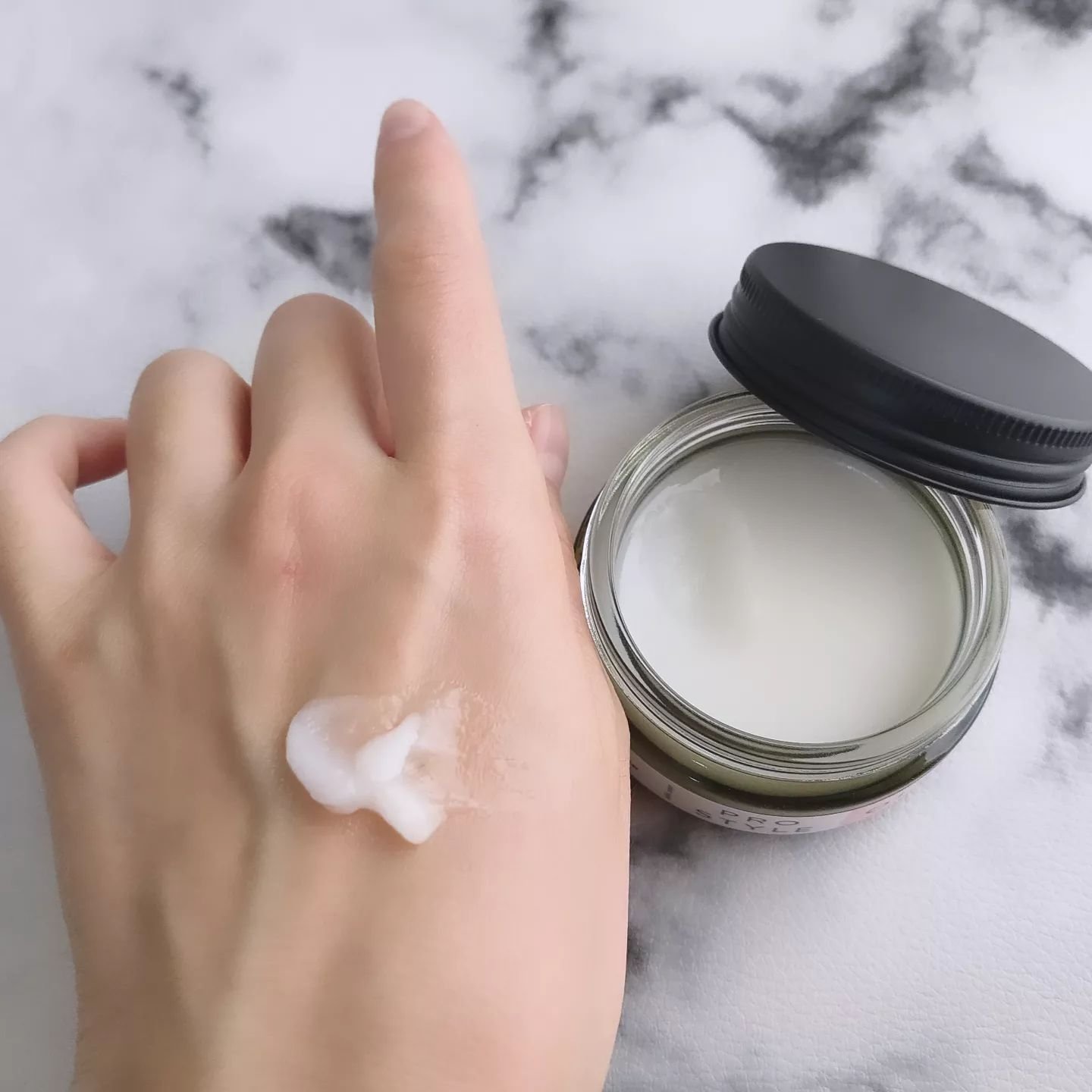 ニュアンスメイクオイルバーム アレンジ/プロスタイル/ヘアバームを使ったクチコミ（3枚目）